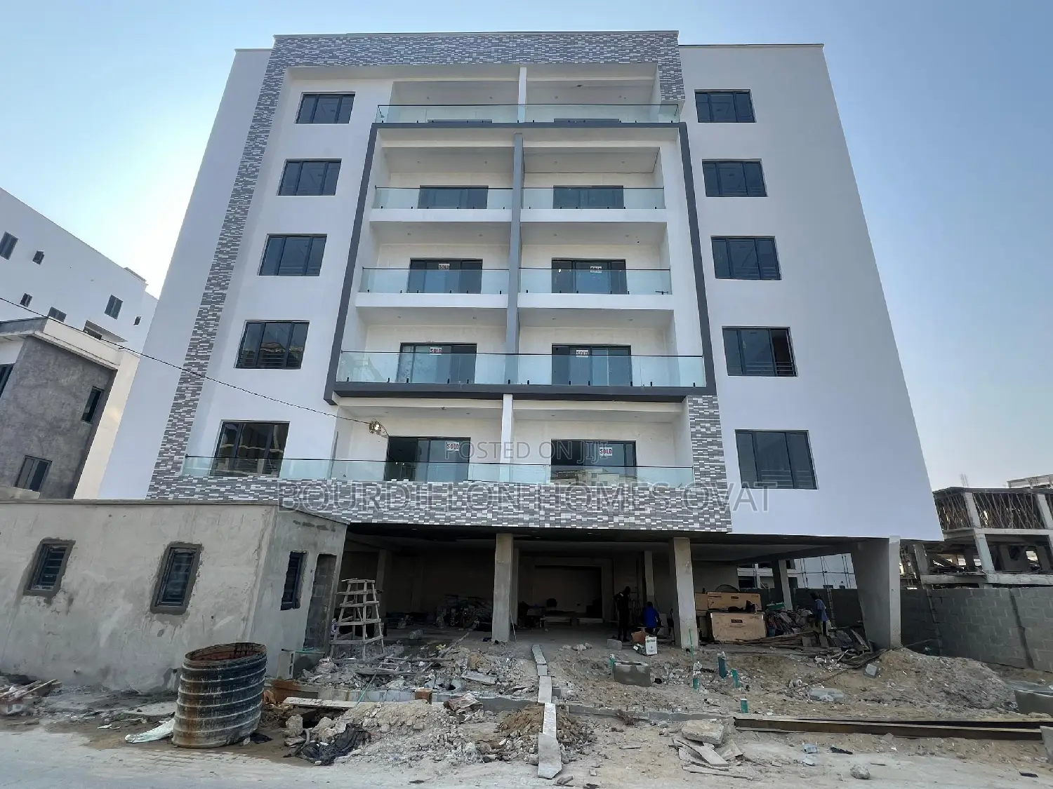 2bdrm Apartment in Lekki Phase 1, Lekki for sale