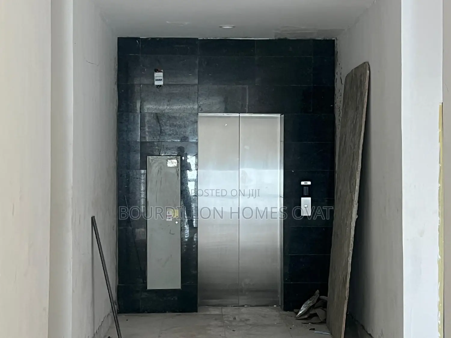 2bdrm Apartment in Lekki Phase 1, Lekki for sale