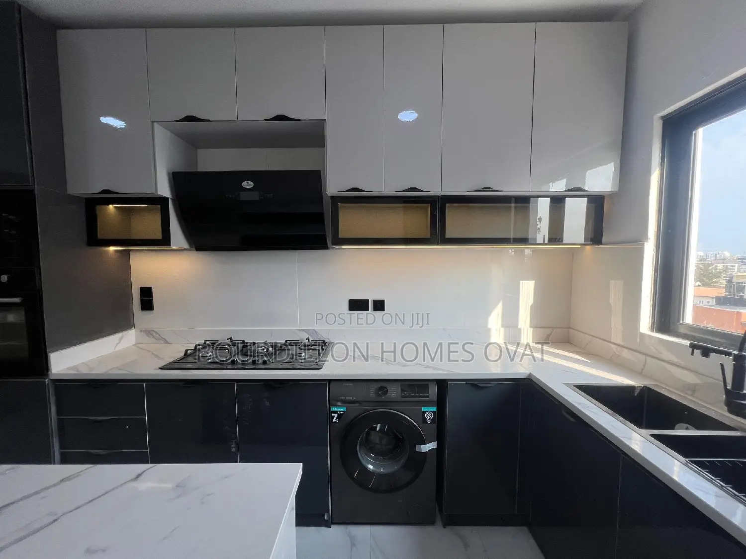 2bdrm Apartment in Lekki Phase 1, Lekki for sale