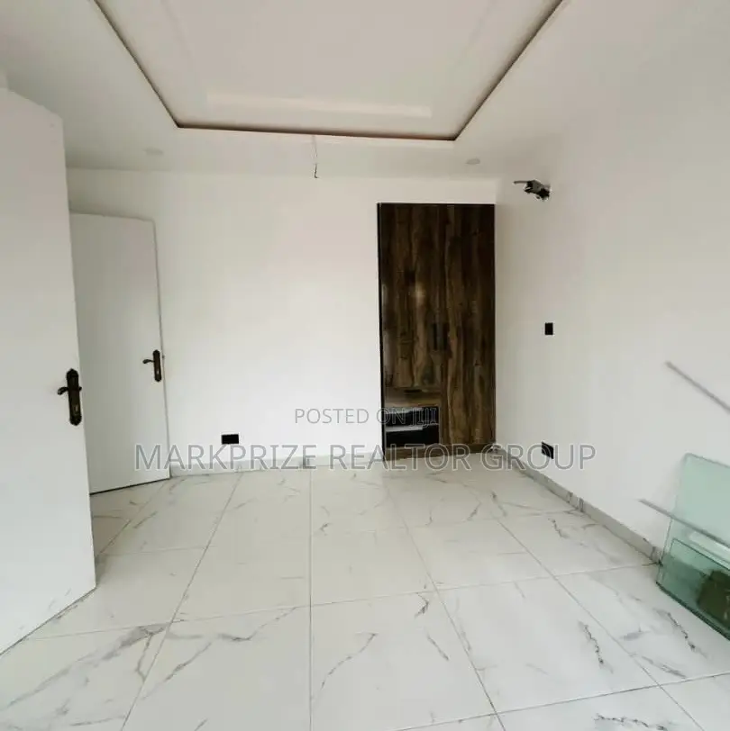 5bdrm Duplex in Omole Phase 1 Lagos for sale