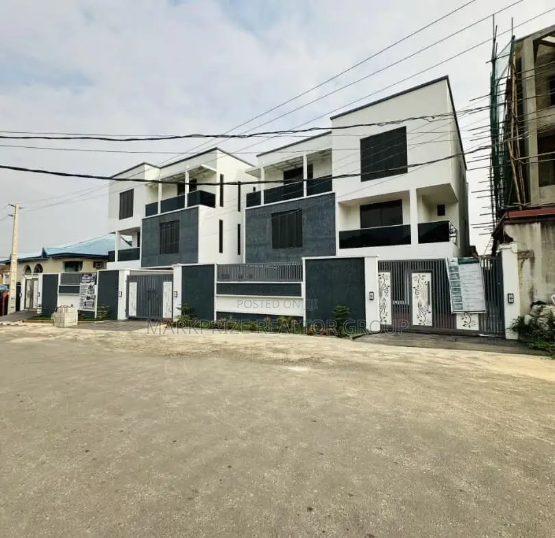 5bdrm Duplex in Omole Phase 1 Lagos for sale