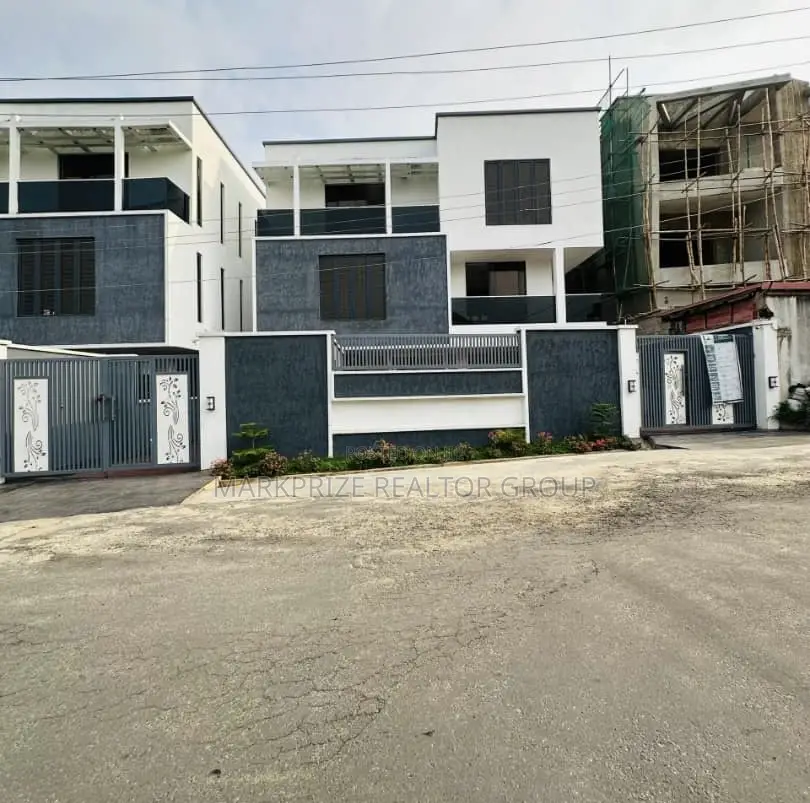 5bdrm Duplex in Omole Phase 1 Lagos for sale