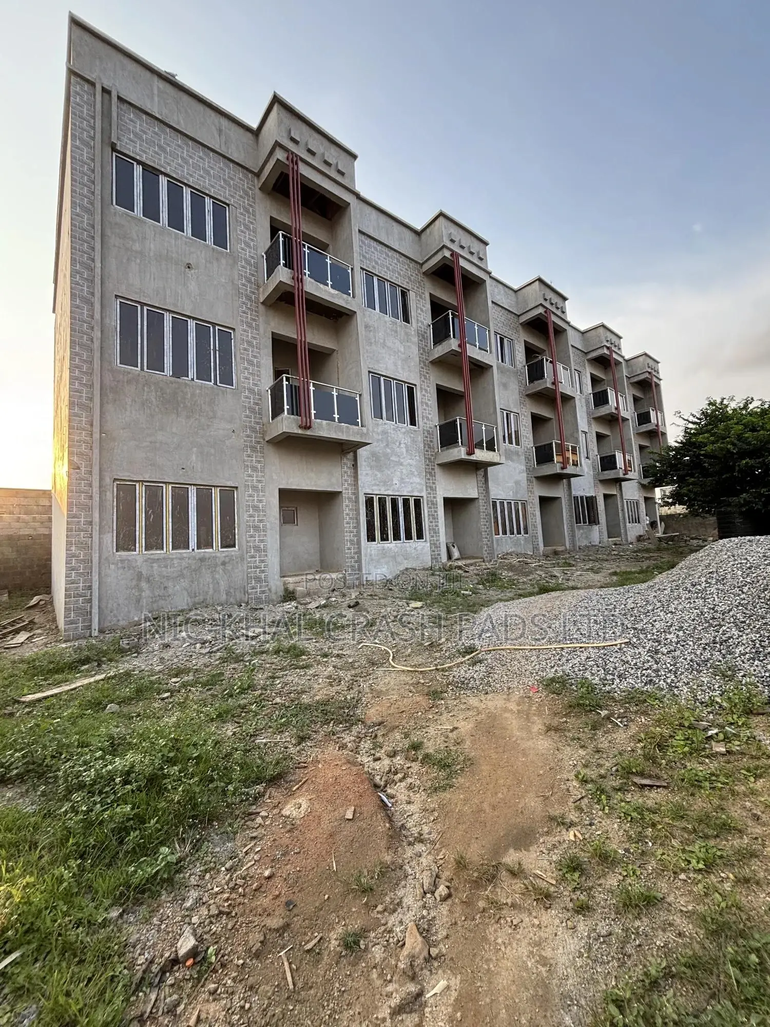 5bdrm Duplex in Jahi for sale