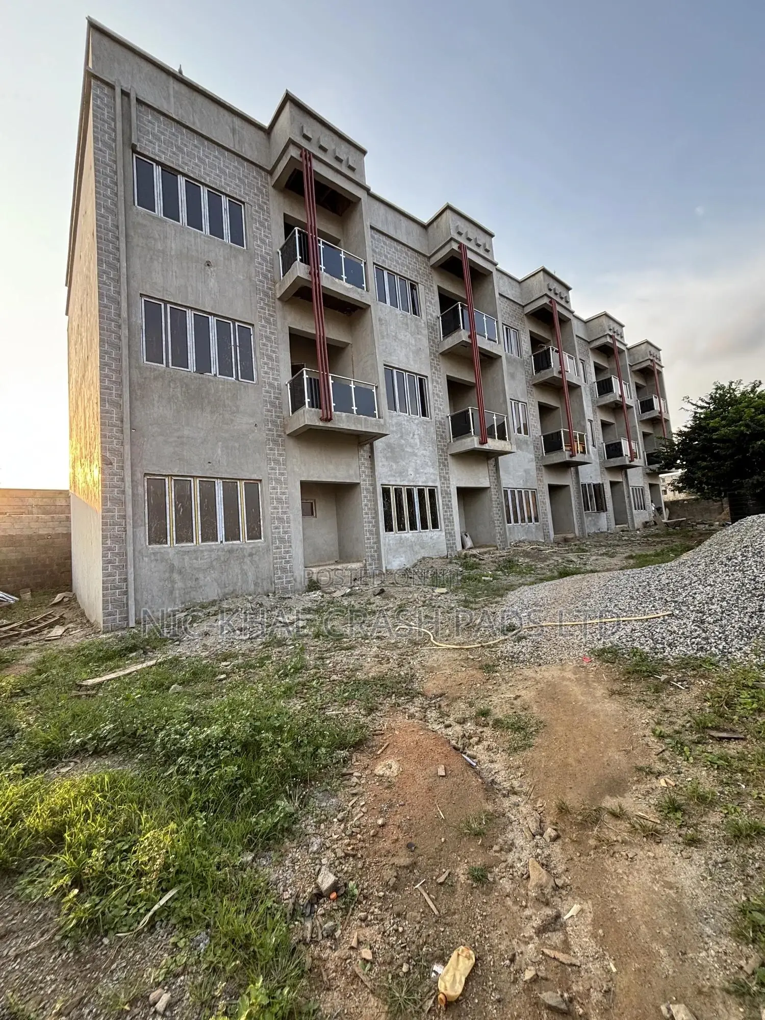 5bdrm Duplex in Jahi for sale
