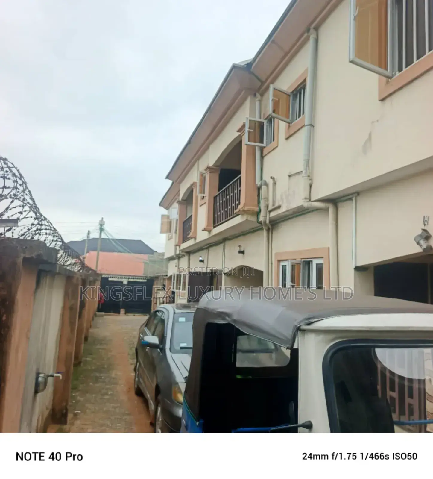 8bdrm Block of Flats in Nill, Oshimili North for sale