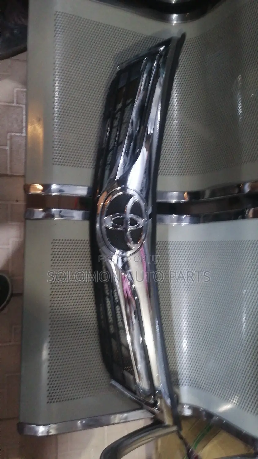 Front Bumper Grill Camry 2012 Le Upper One