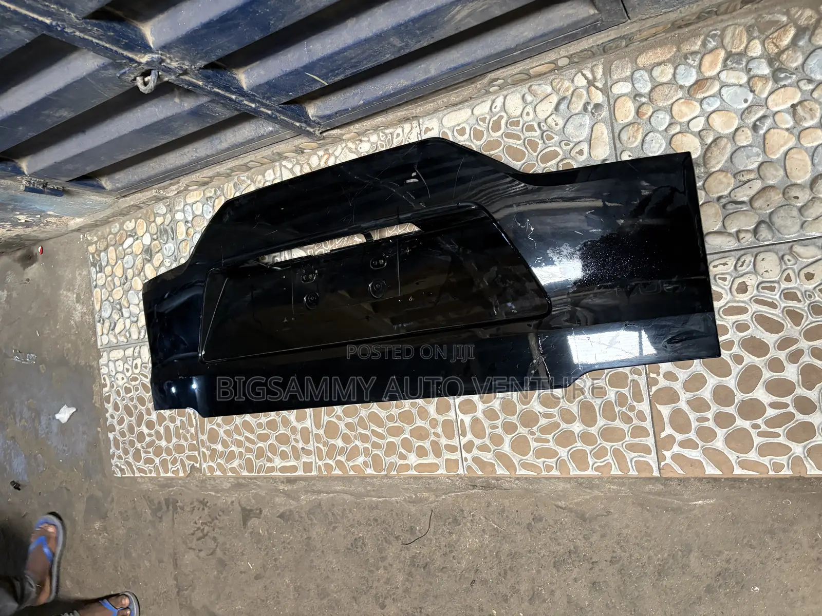 Lexus Lx 600 Boot / Booth Dish