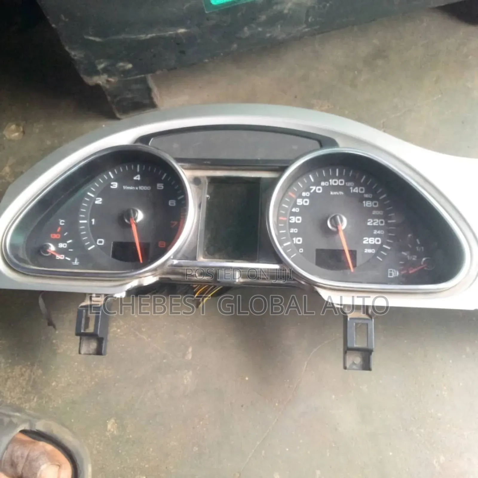 Audi Q7 Speed Clock 2008-2013 Model