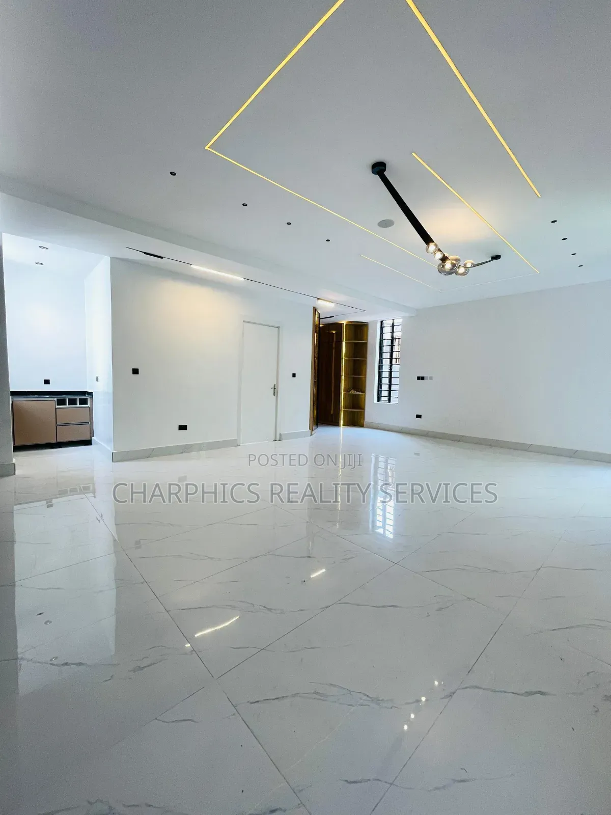 5bdrm Duplex in Lekki Phase 1 for sale