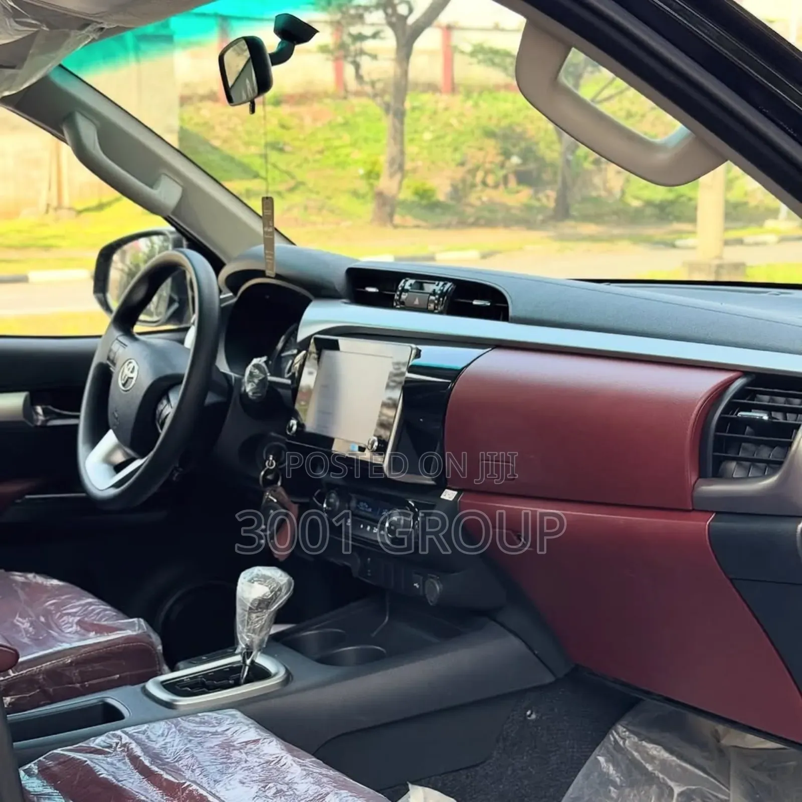 New Toyota Hilux 2025 Black