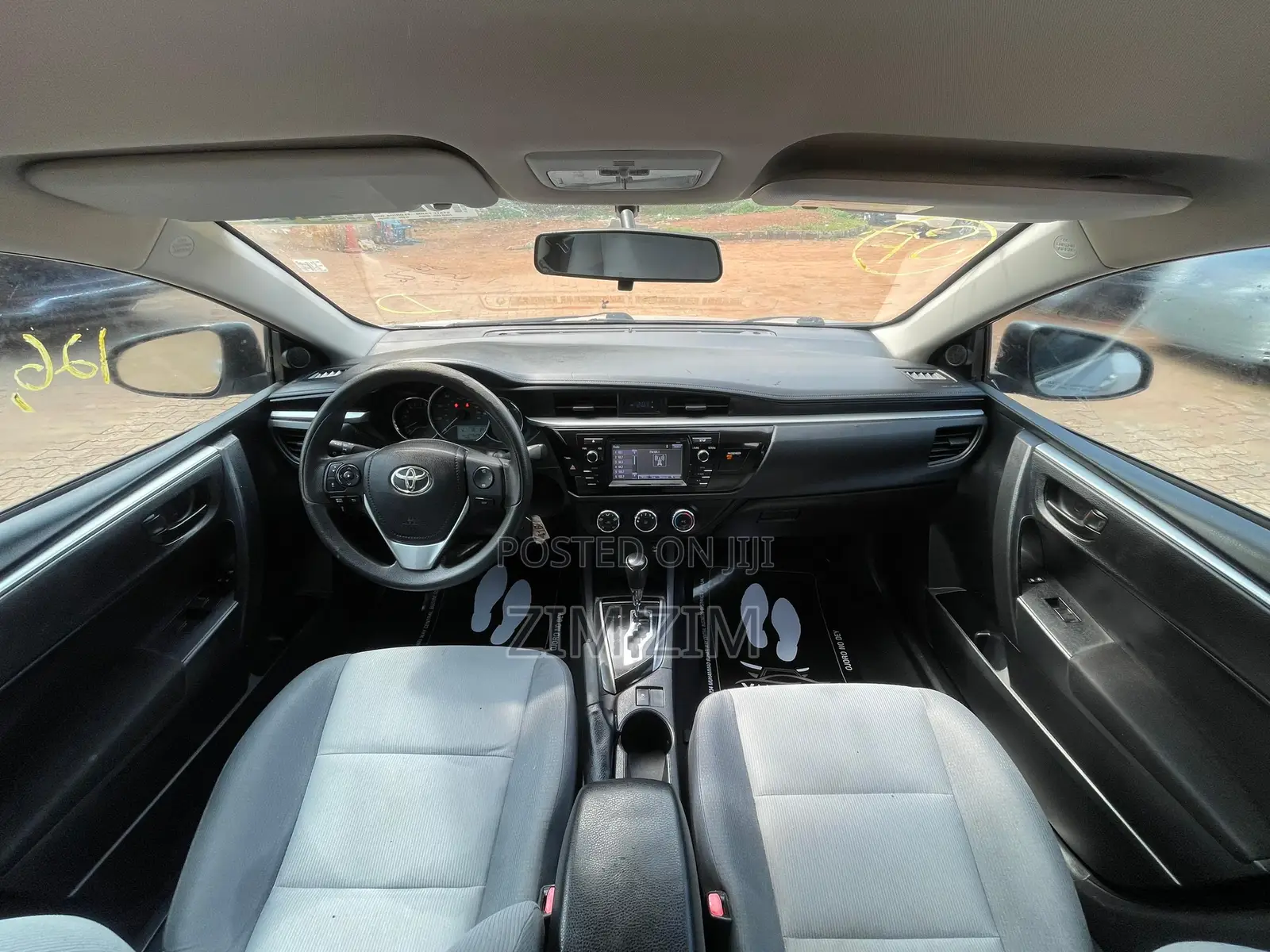 Toyota Corolla LE 4dr Sedan (1.8L 4cyl CVT) 2014 Silver