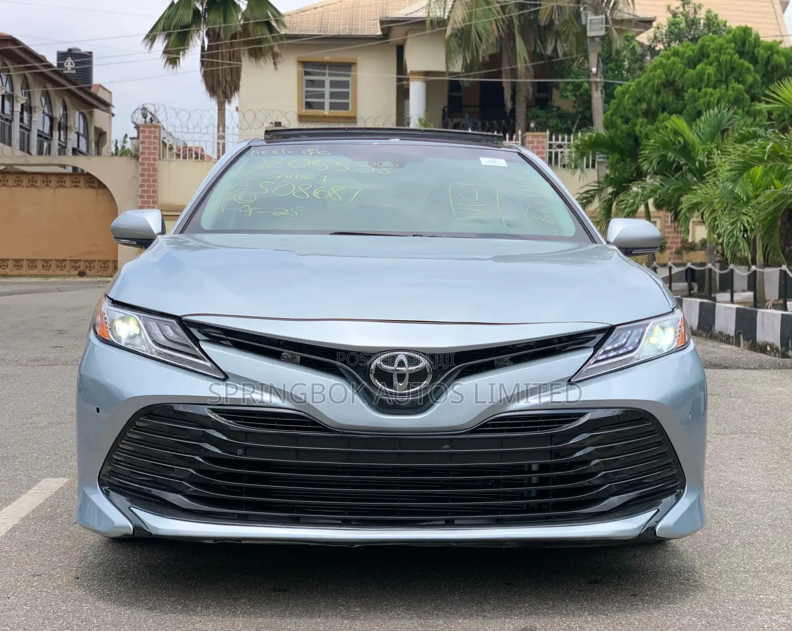 Toyota Camry XLE V6 FWD (3.5L 6cyl 8AM) 2018 Silver