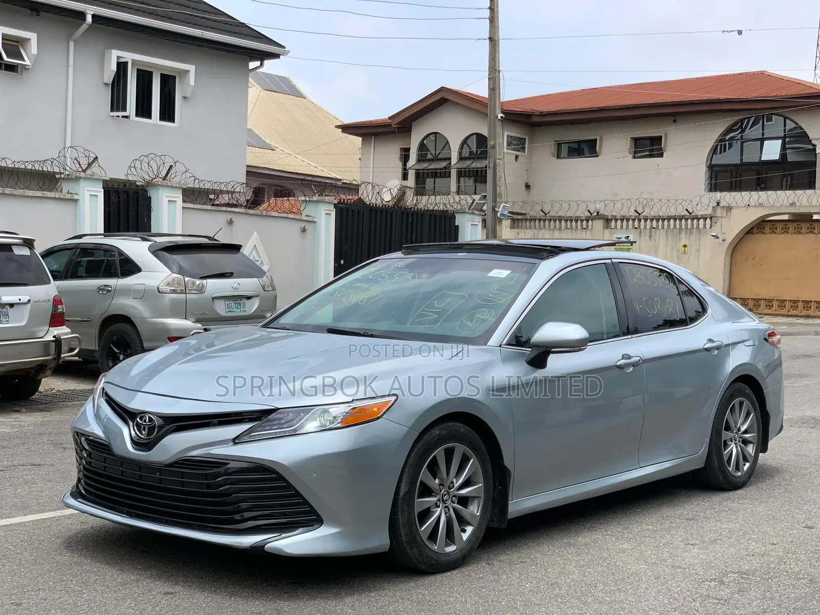 Toyota Camry XLE V6 FWD (3.5L 6cyl 8AM) 2018 Silver