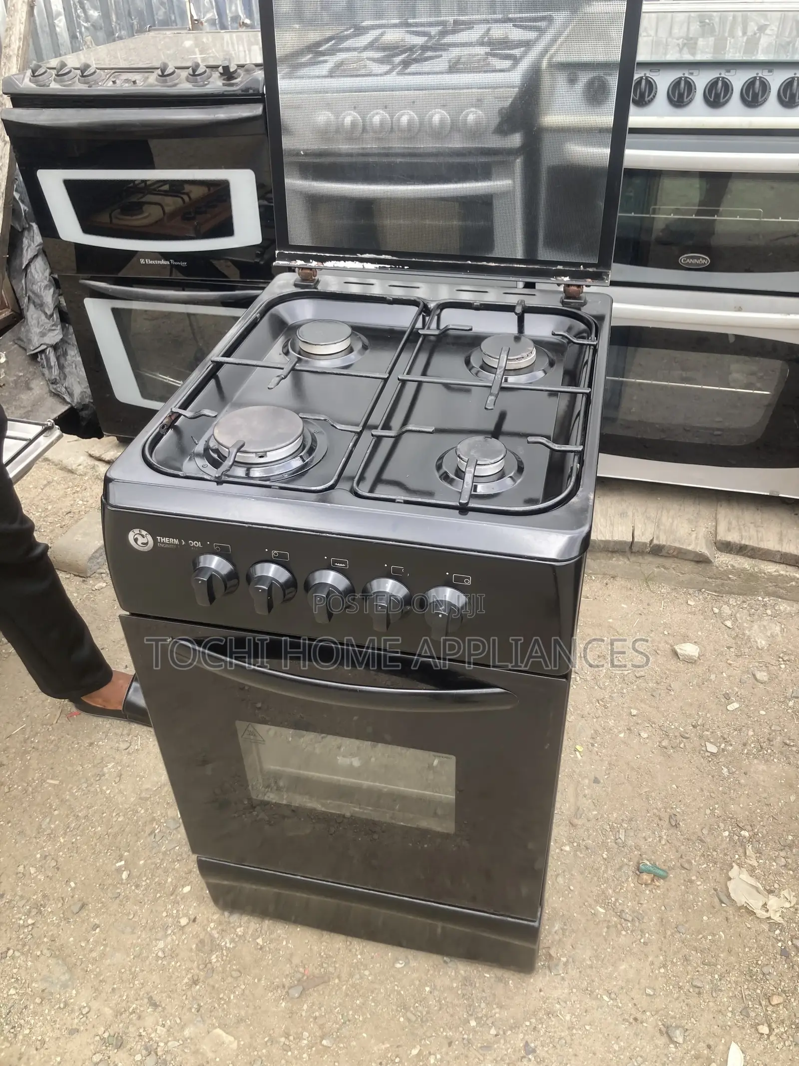 Black Four Burner Gas Cooker