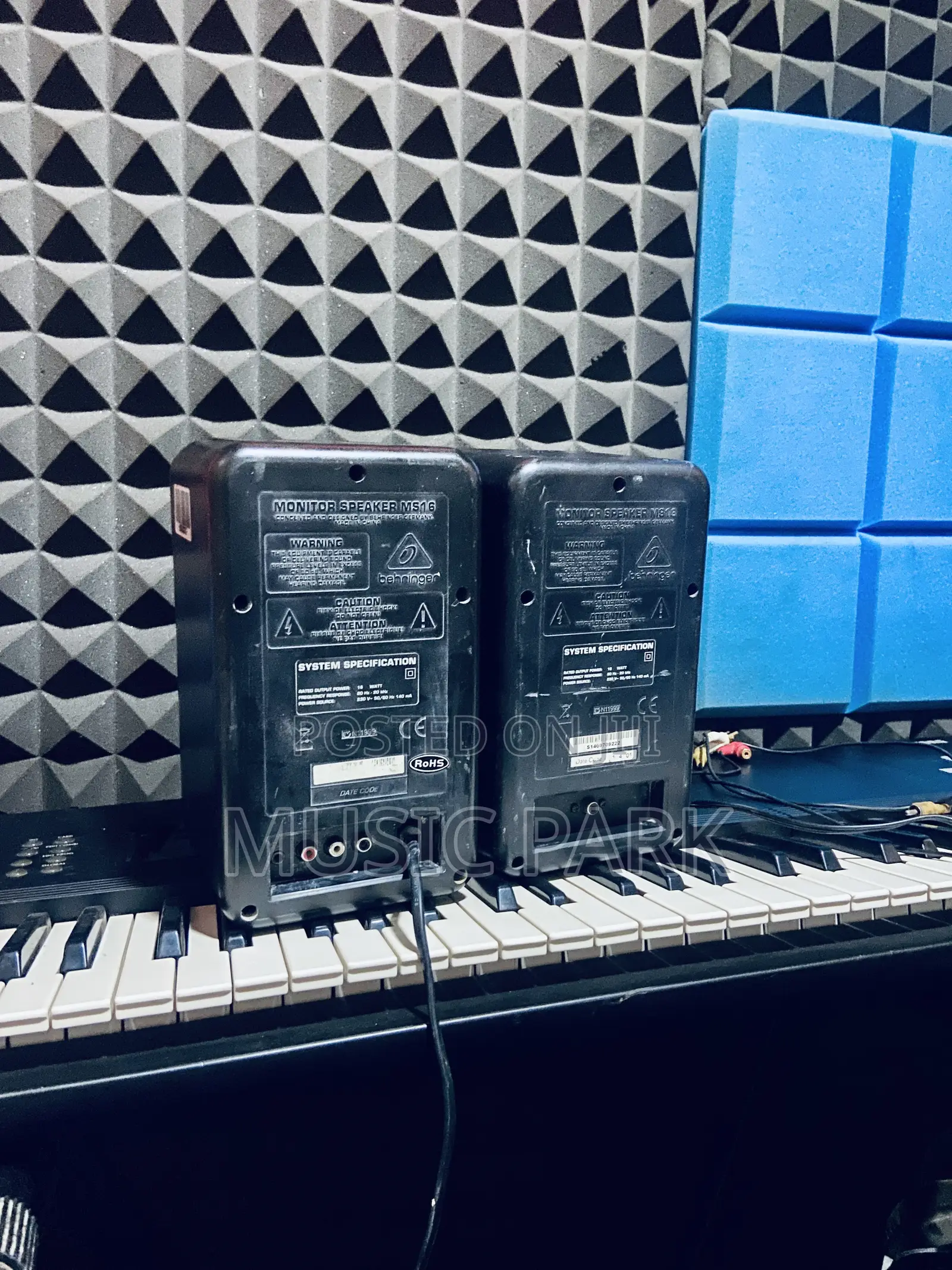 The "Yamaha Mr16 Studio Monitor Speakers
