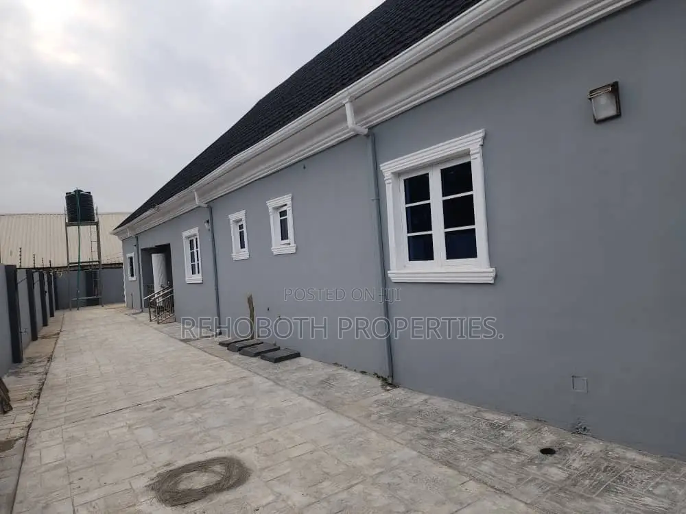2bdrm Bungalow in Liberty Academic, Ibadan for rent