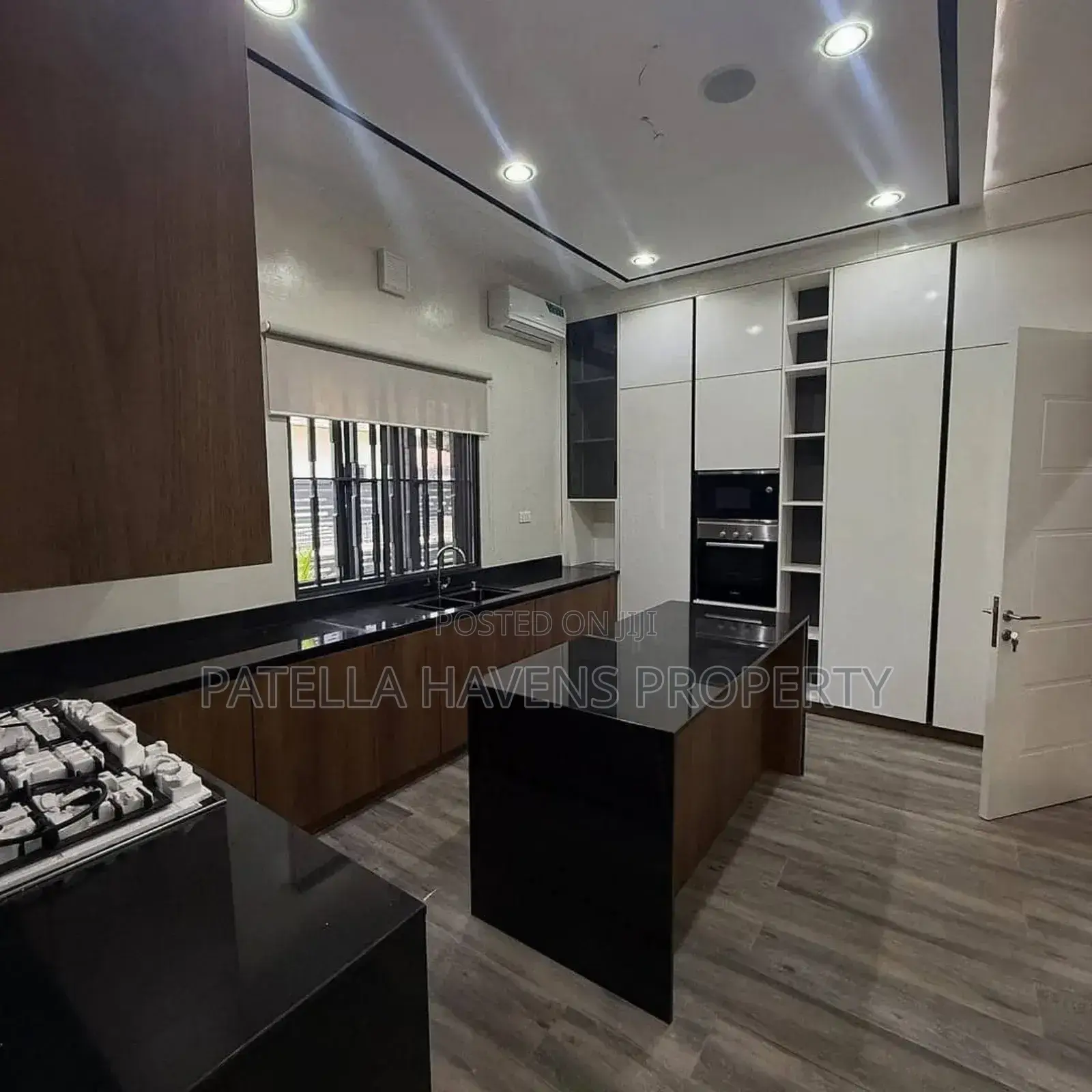 Furnished 5bdrm Duplex in Utako for sale