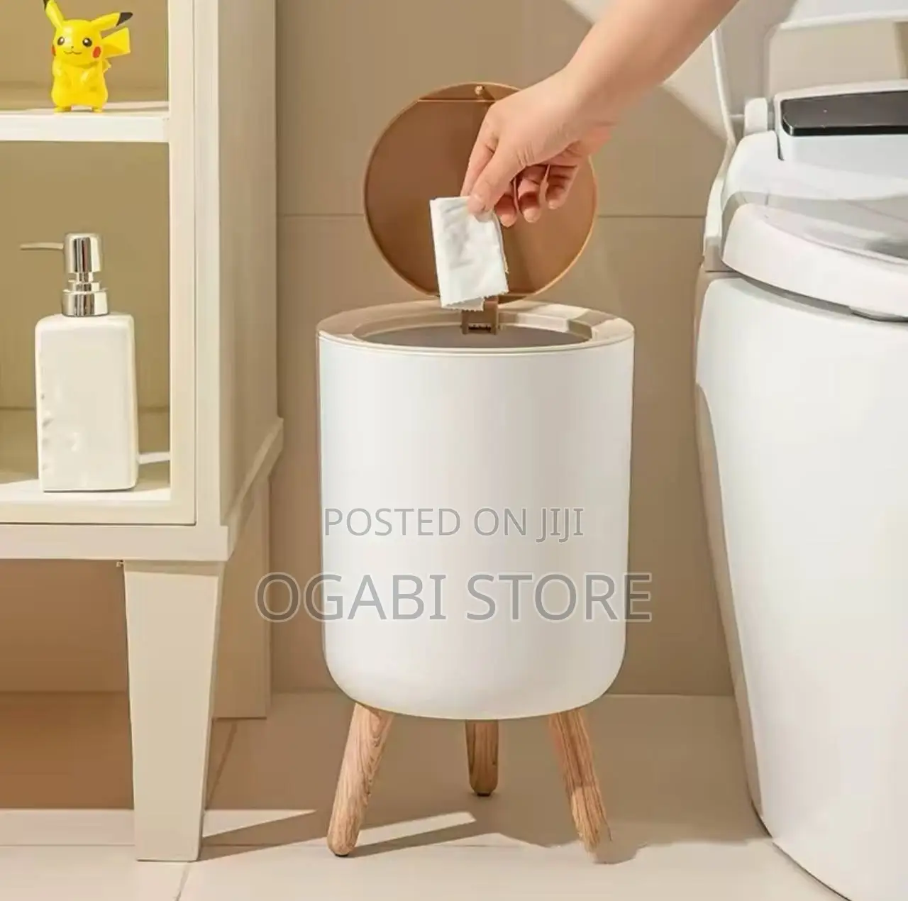 Creative Covered Trash Can