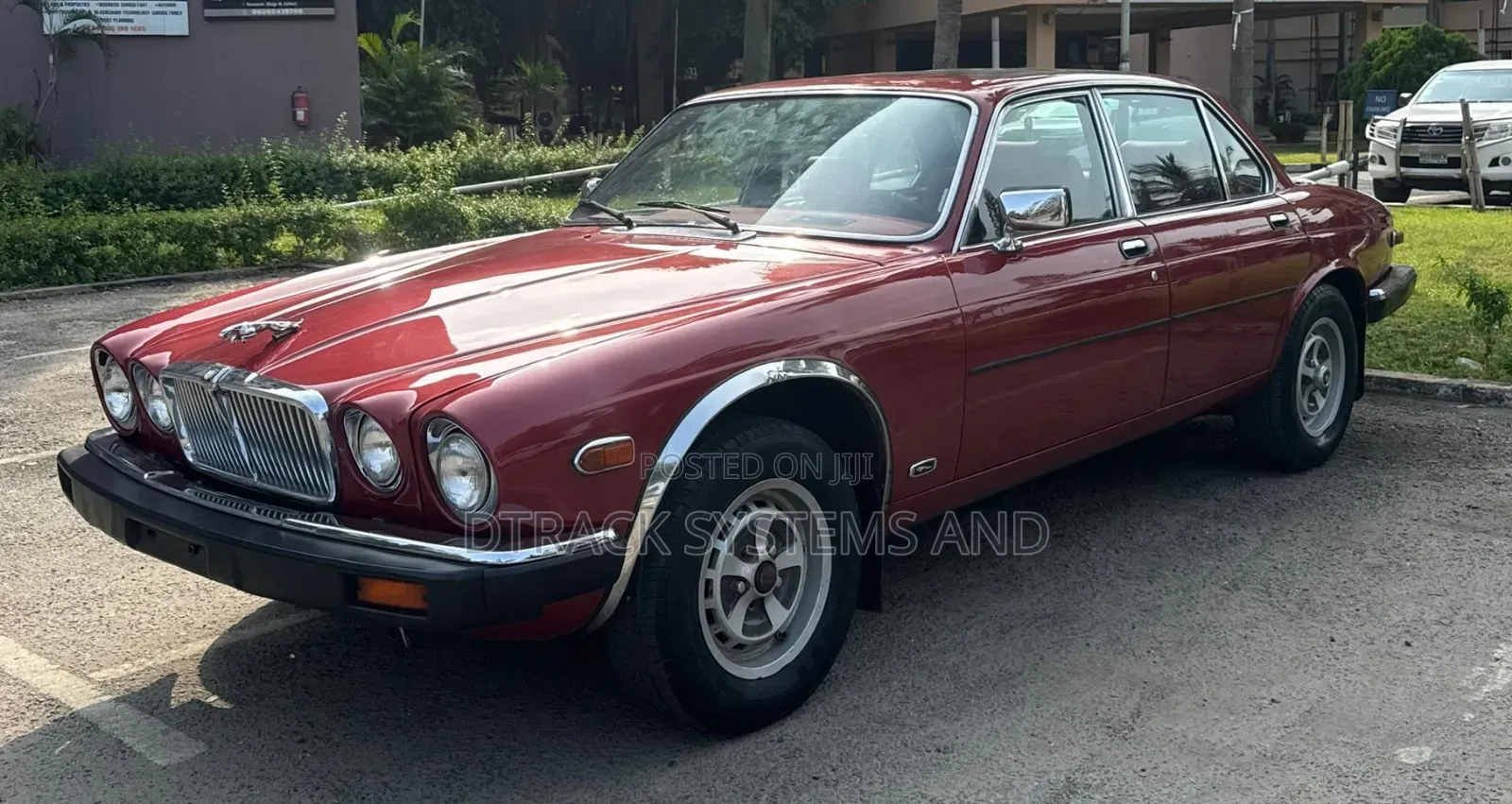 Jaguar XJ 1996 Red