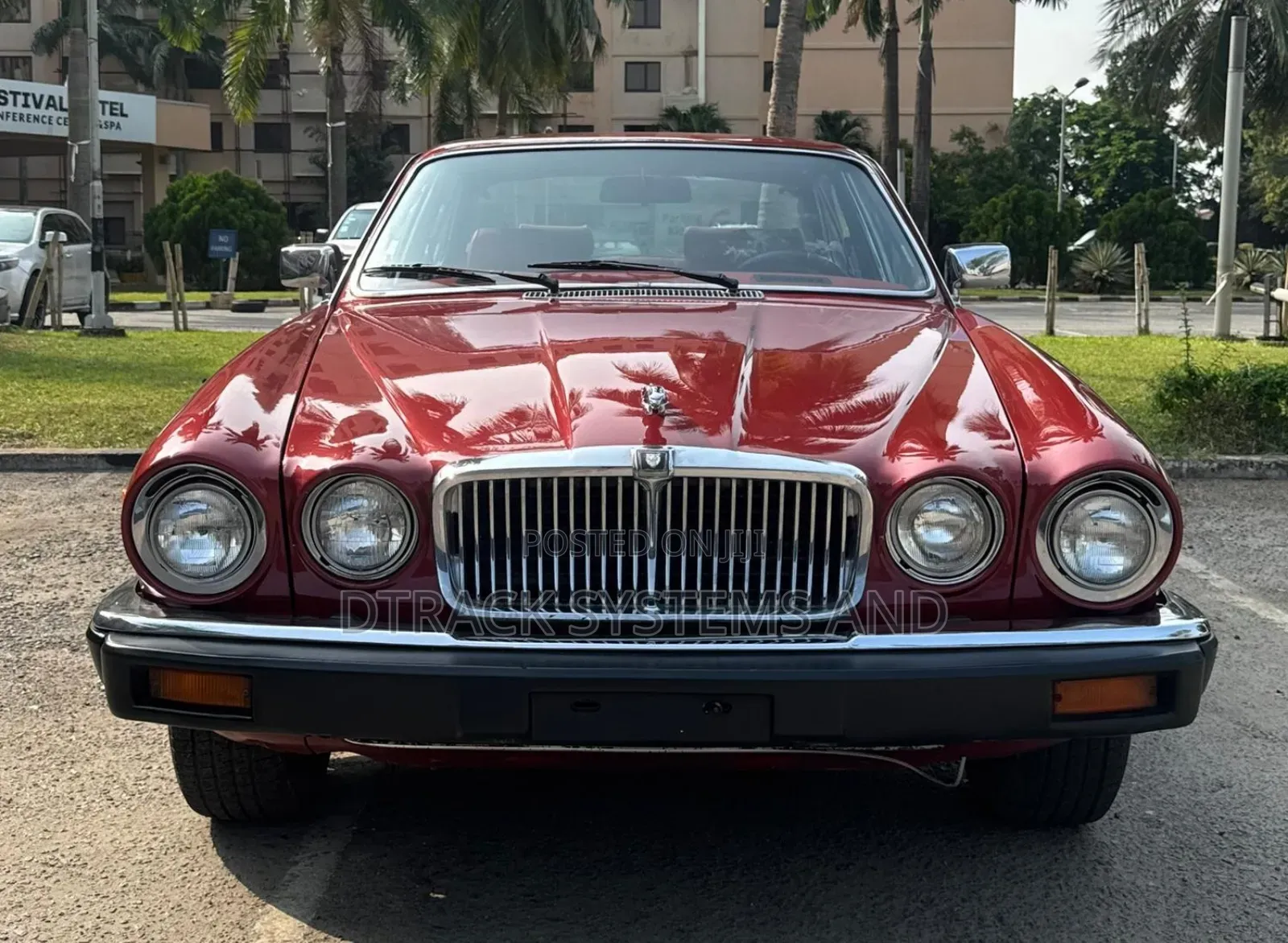 Jaguar XJ 1996 Red