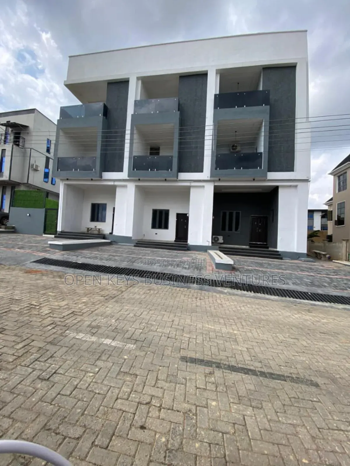 Furnished 5bdrm Duplex in Lere Adigun Gra, Basorun for sale
