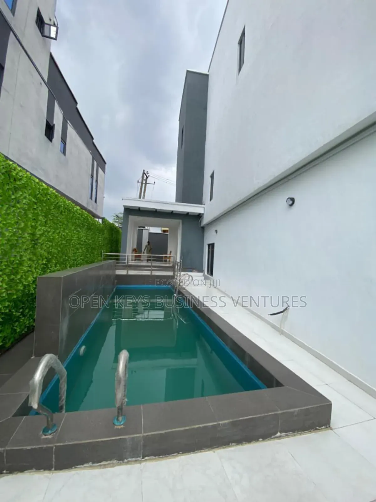 Furnished 5bdrm Duplex in Lere Adigun Gra, Basorun for sale