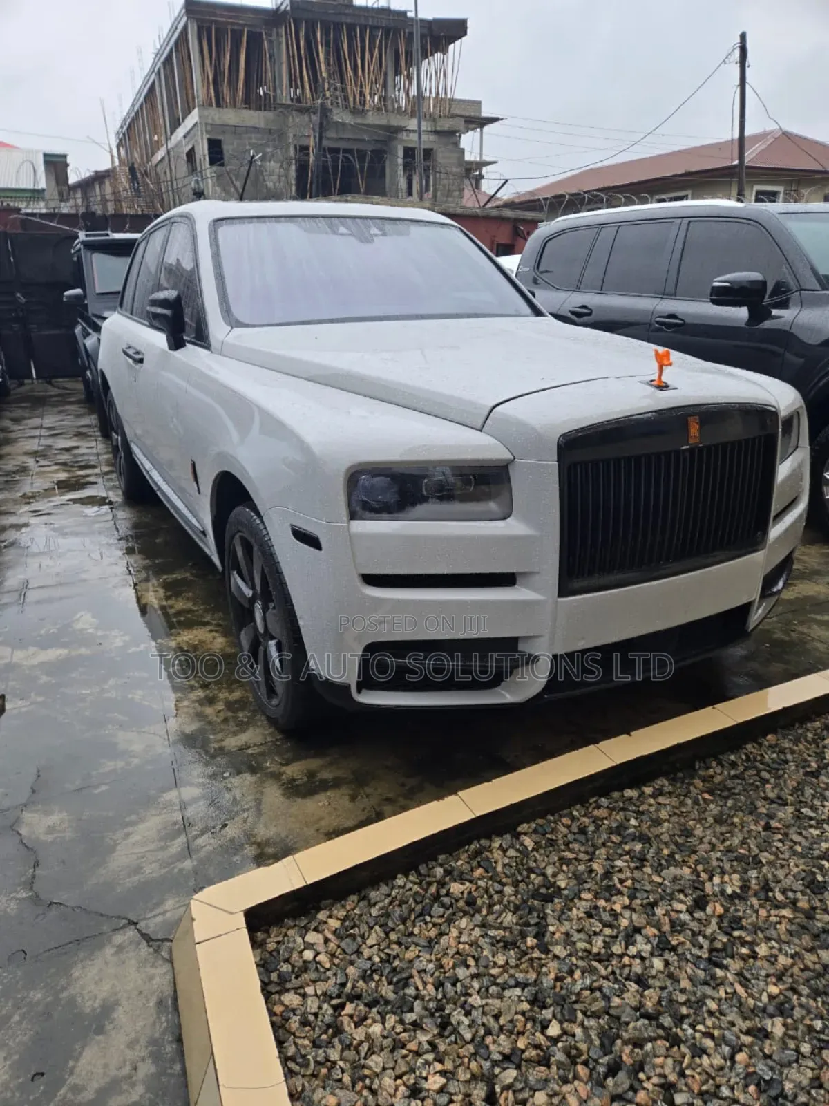 New Rolls-Royce Cullinan Black Badge 2024 White