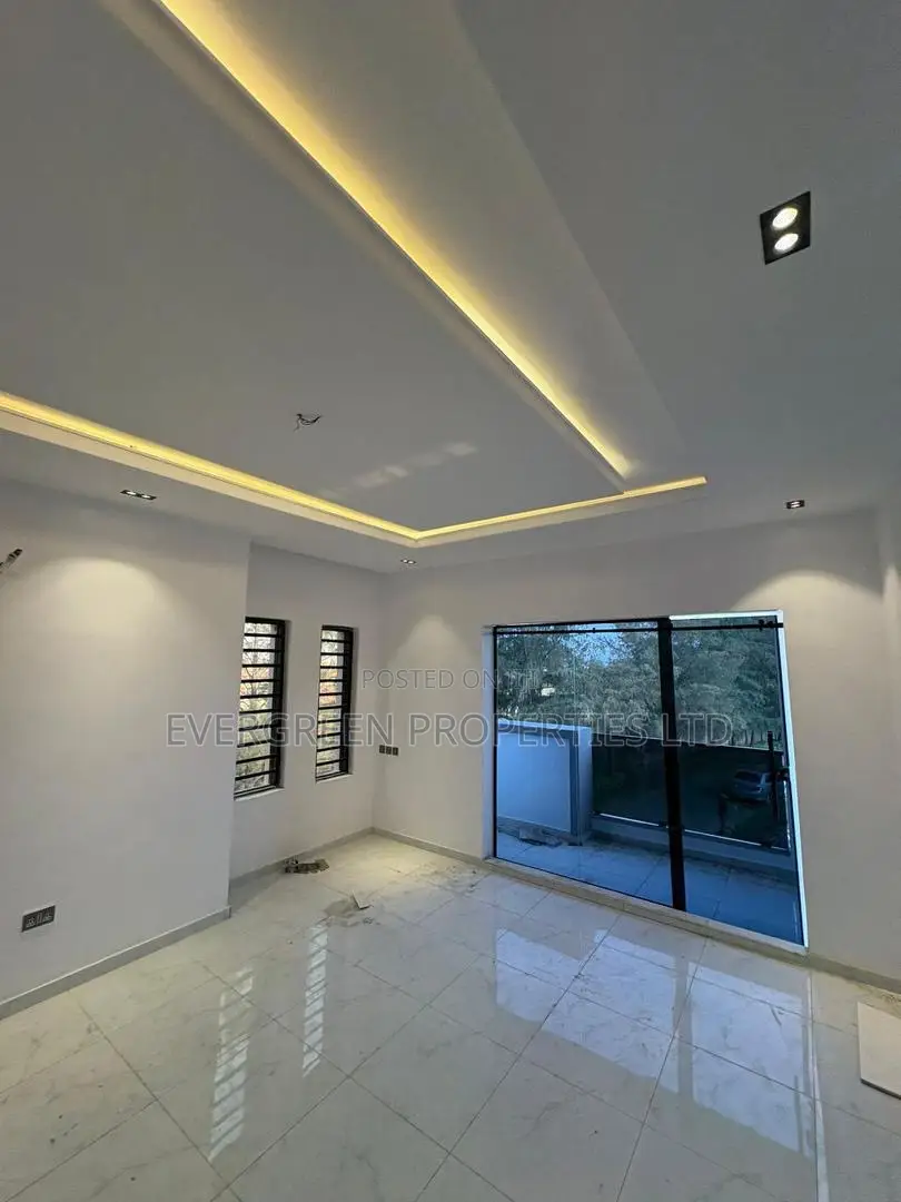 4bdrm Duplex in Akobo for sale