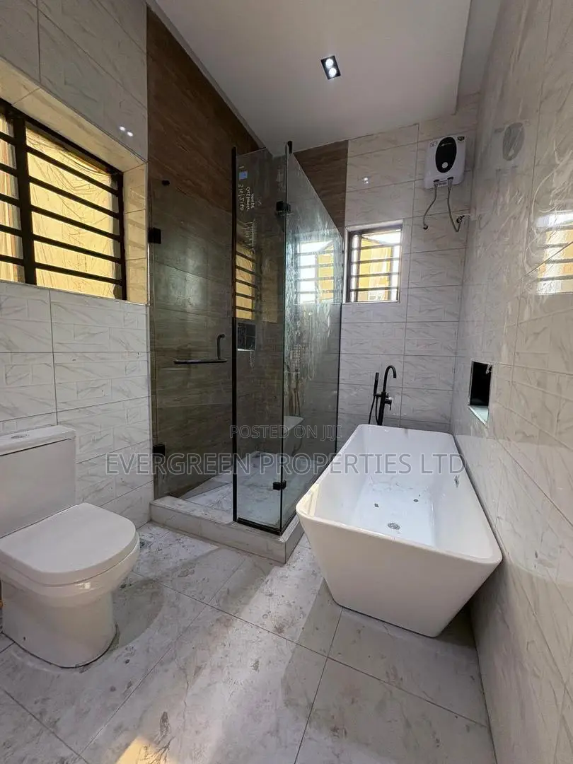 4bdrm Duplex in Akobo for sale