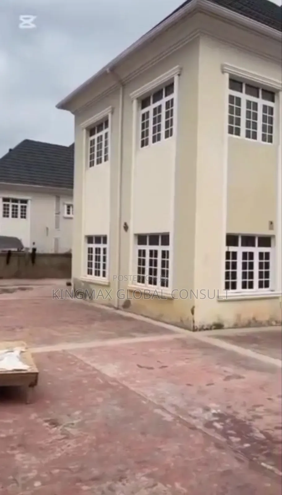 5bdrm Duplex in Guzape District for sale