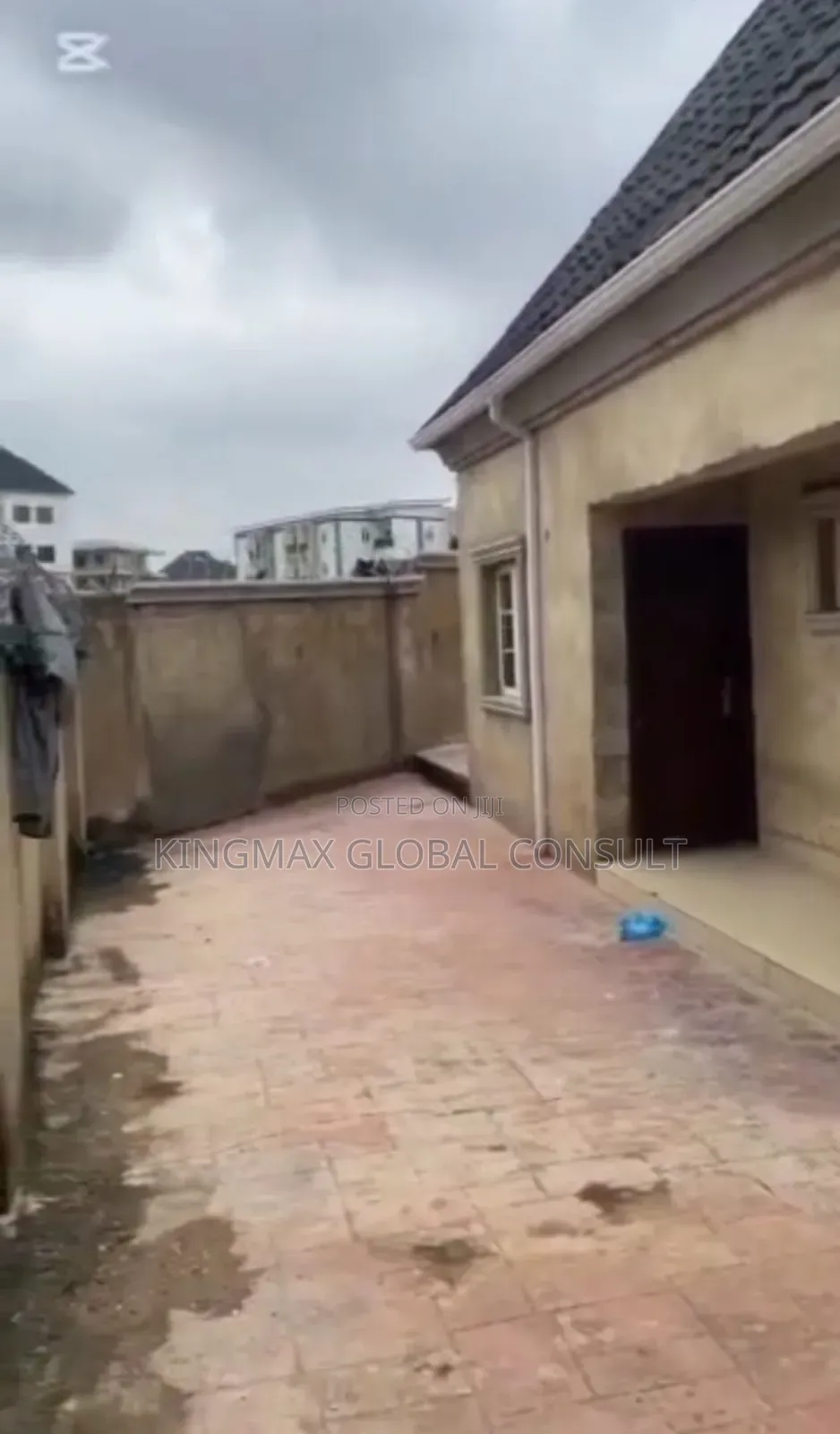 5bdrm Duplex in Guzape District for sale