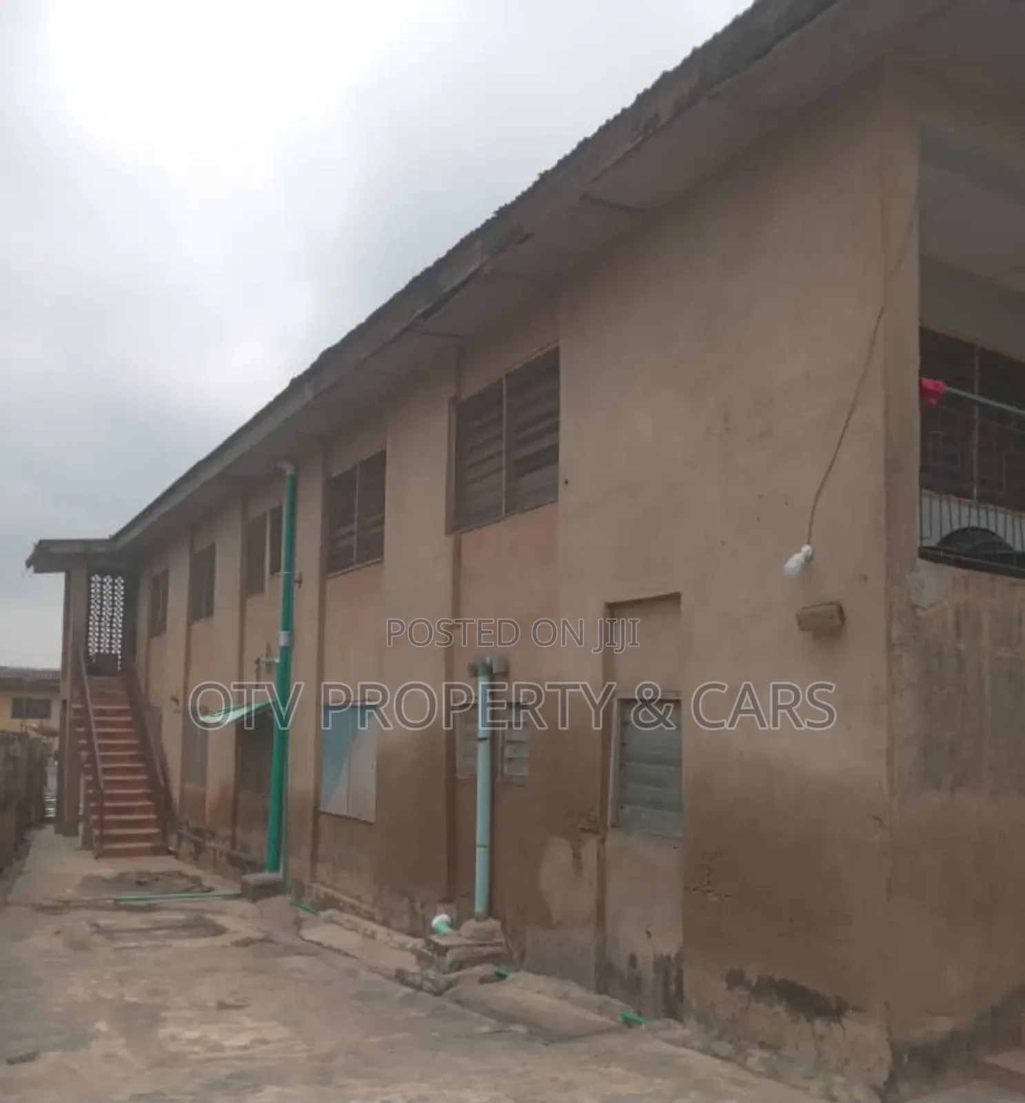 10bdrm Block of Flats in Akobo for sale