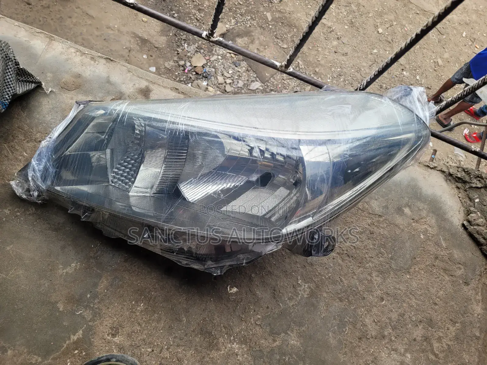 Headlight Toyota Yaris 2014 Left Side