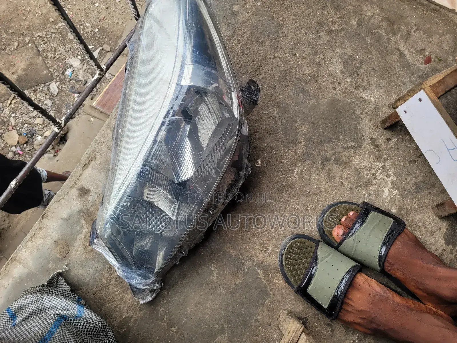 Headlight Toyota Yaris 2014 Left Side