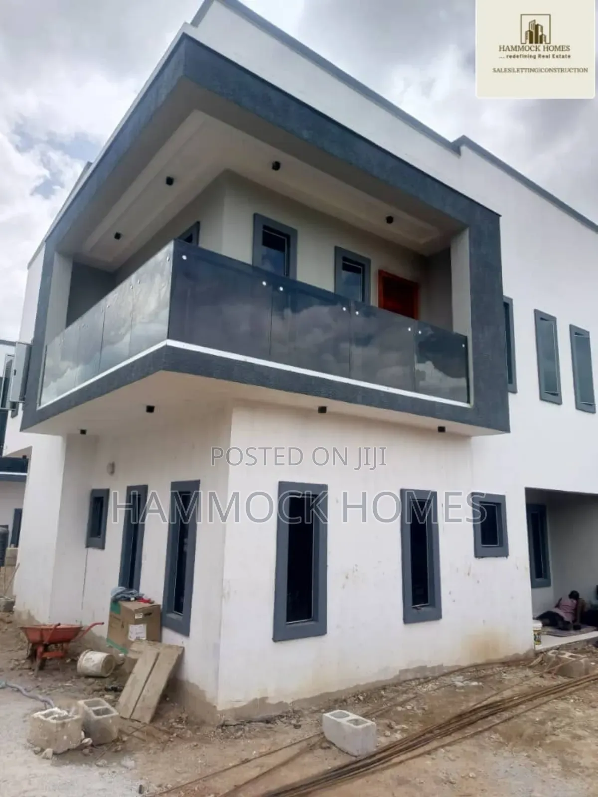 4bdrm Duplex in Jericho Gra for sale