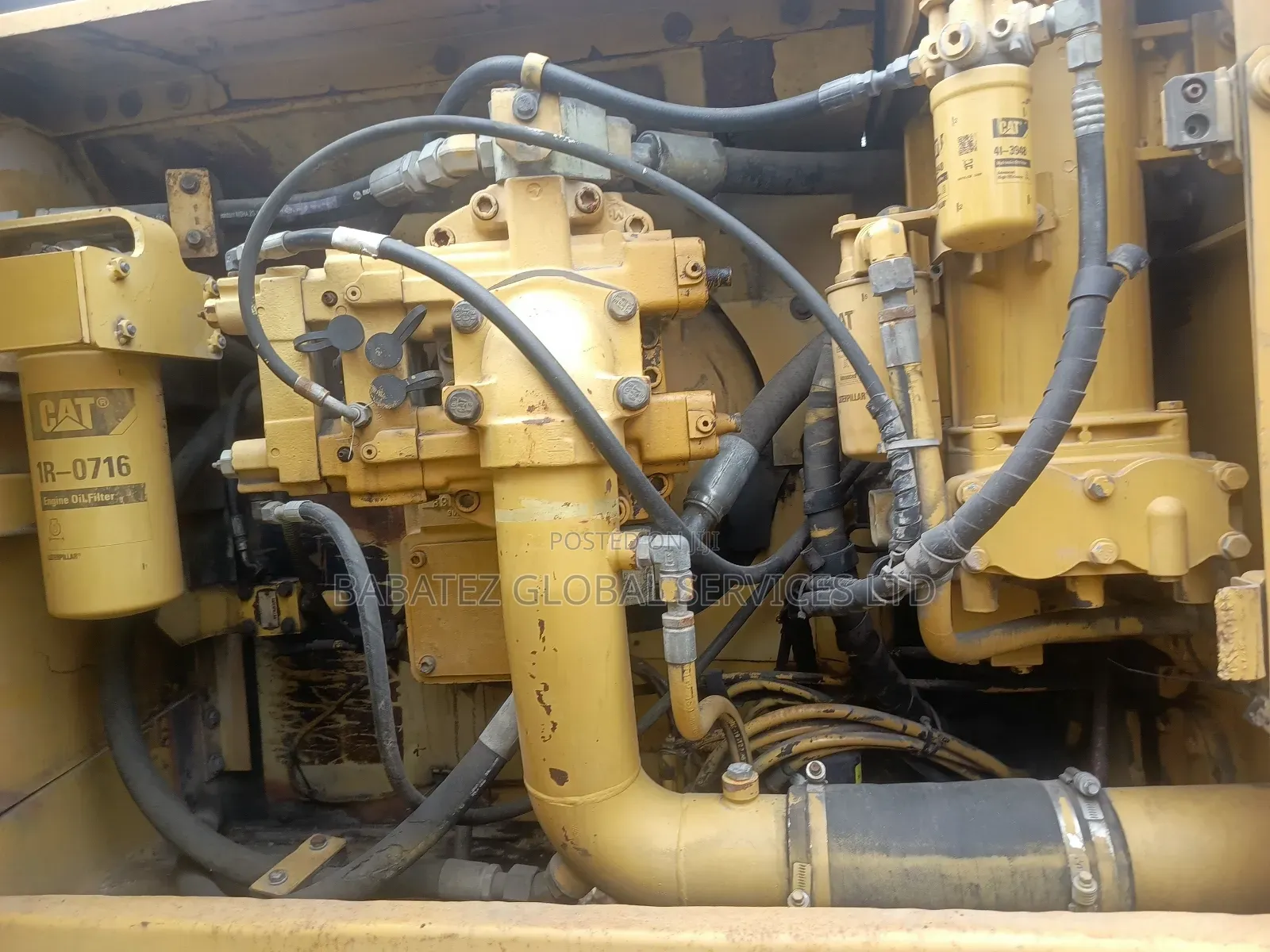 345 Cat Escavator