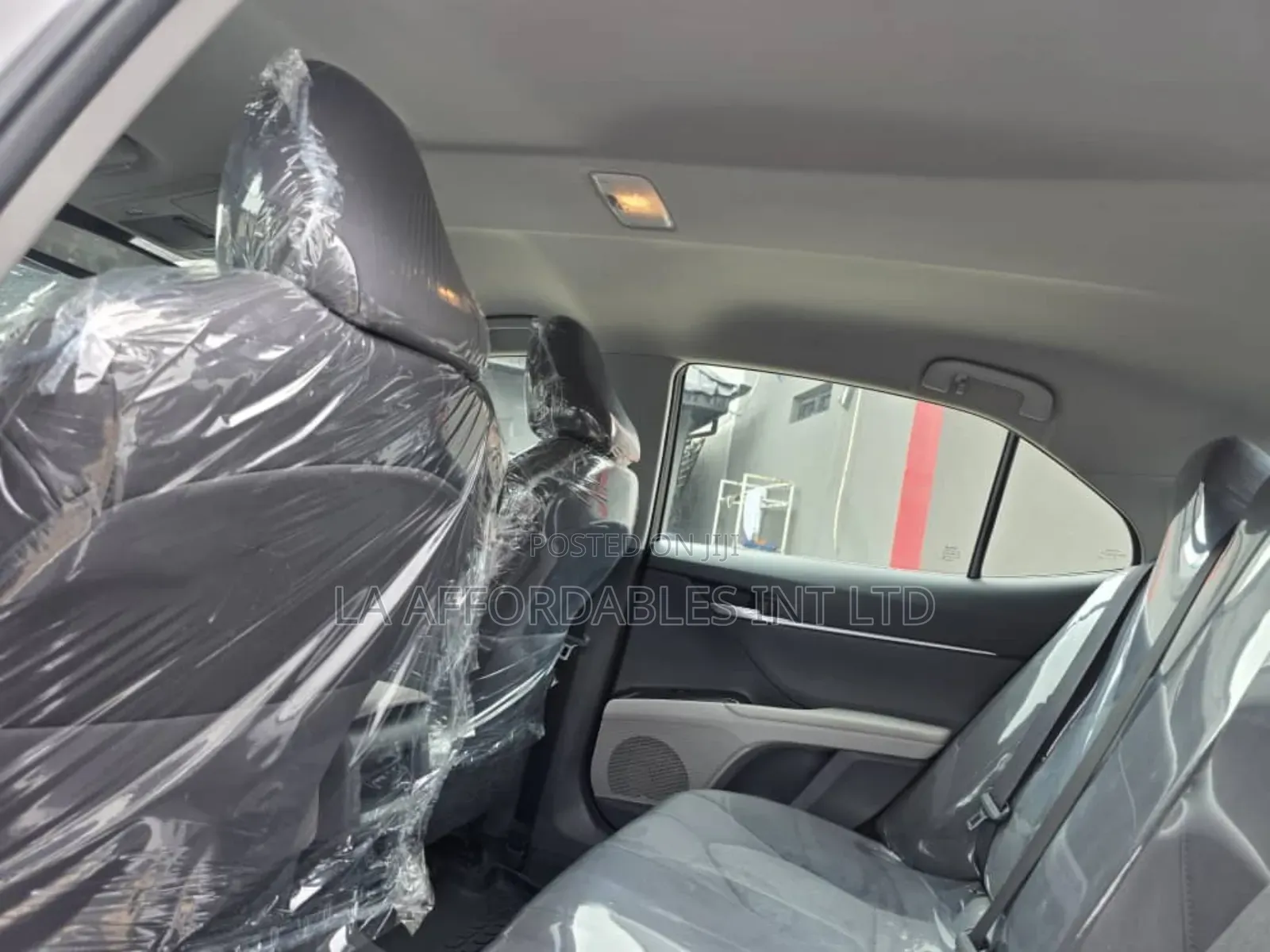 Toyota Camry LE FWD (2.5L 4cyl 8AM) 2018