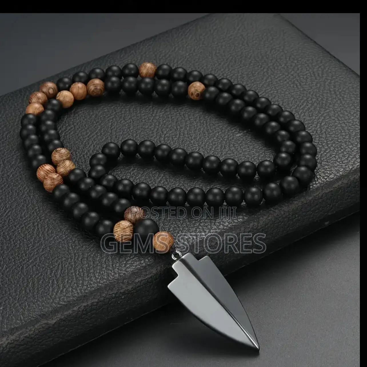 Men's Beaded Necklace With Arrowhead Pendant