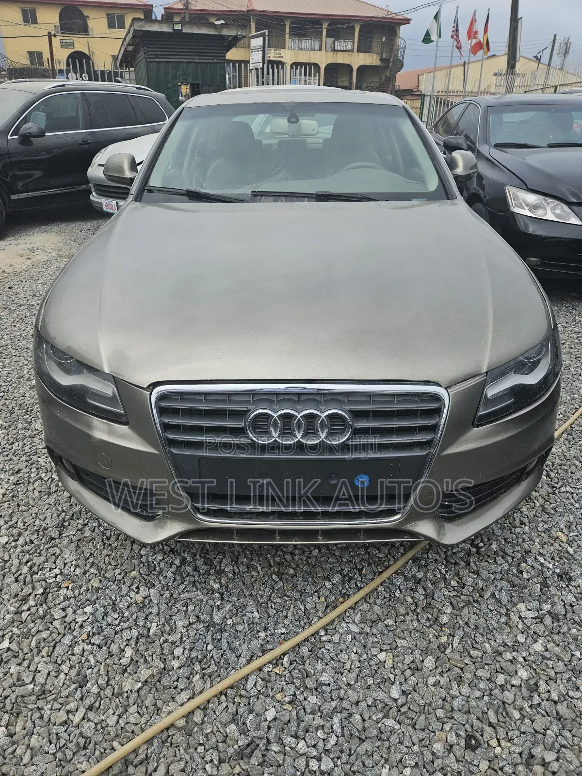 Audi A4 2.0T Premium 2010 Gold