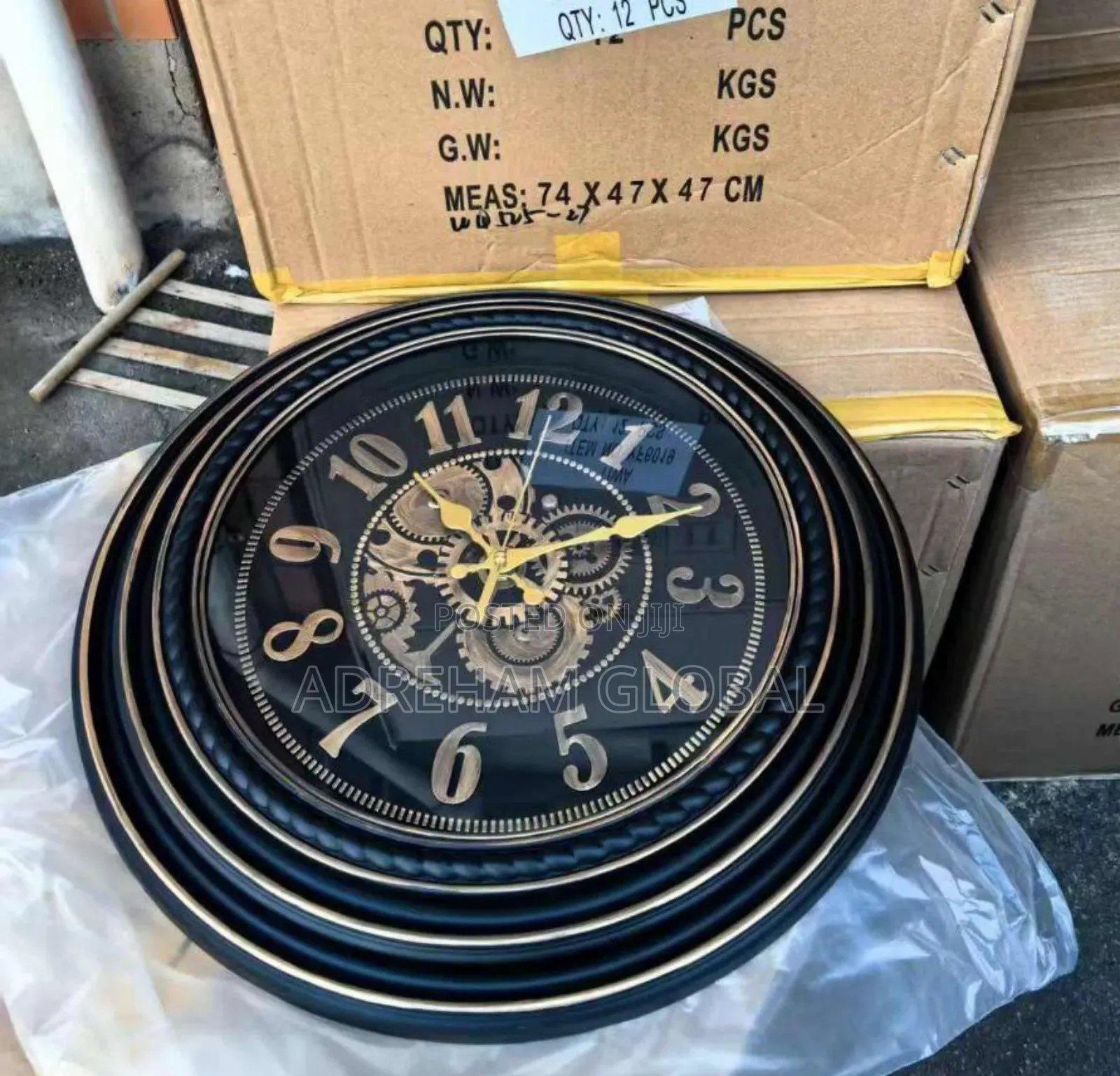 Beautiful Round Luxury Wall Clock