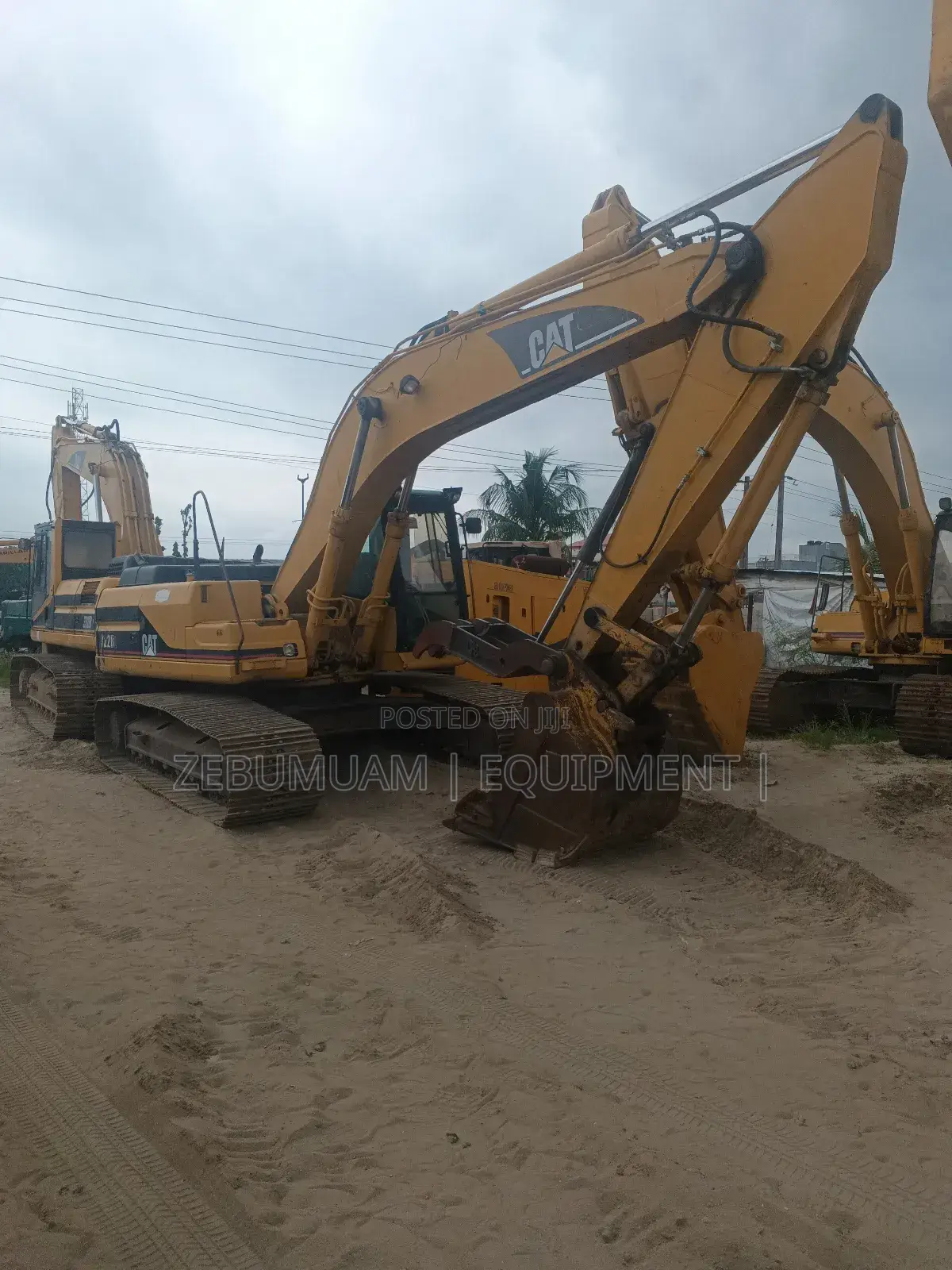 Excavator 322bl for Sale. 135million Naira