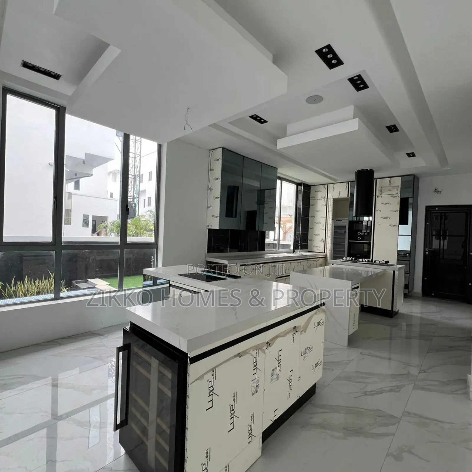 5bdrm Duplex in Osapa London, Lekki for sale