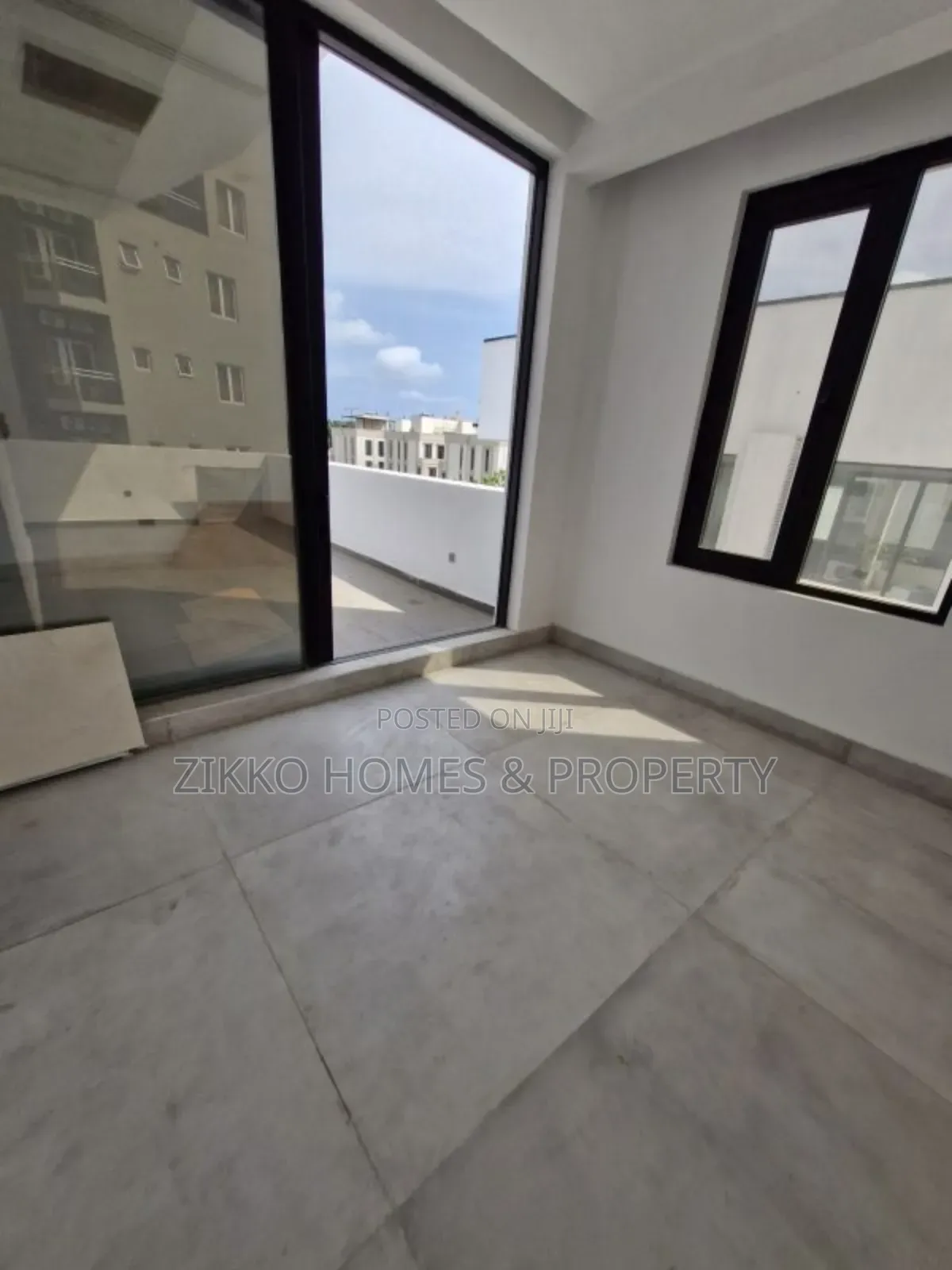 5bdrm Duplex in Osapa London, Lekki for sale