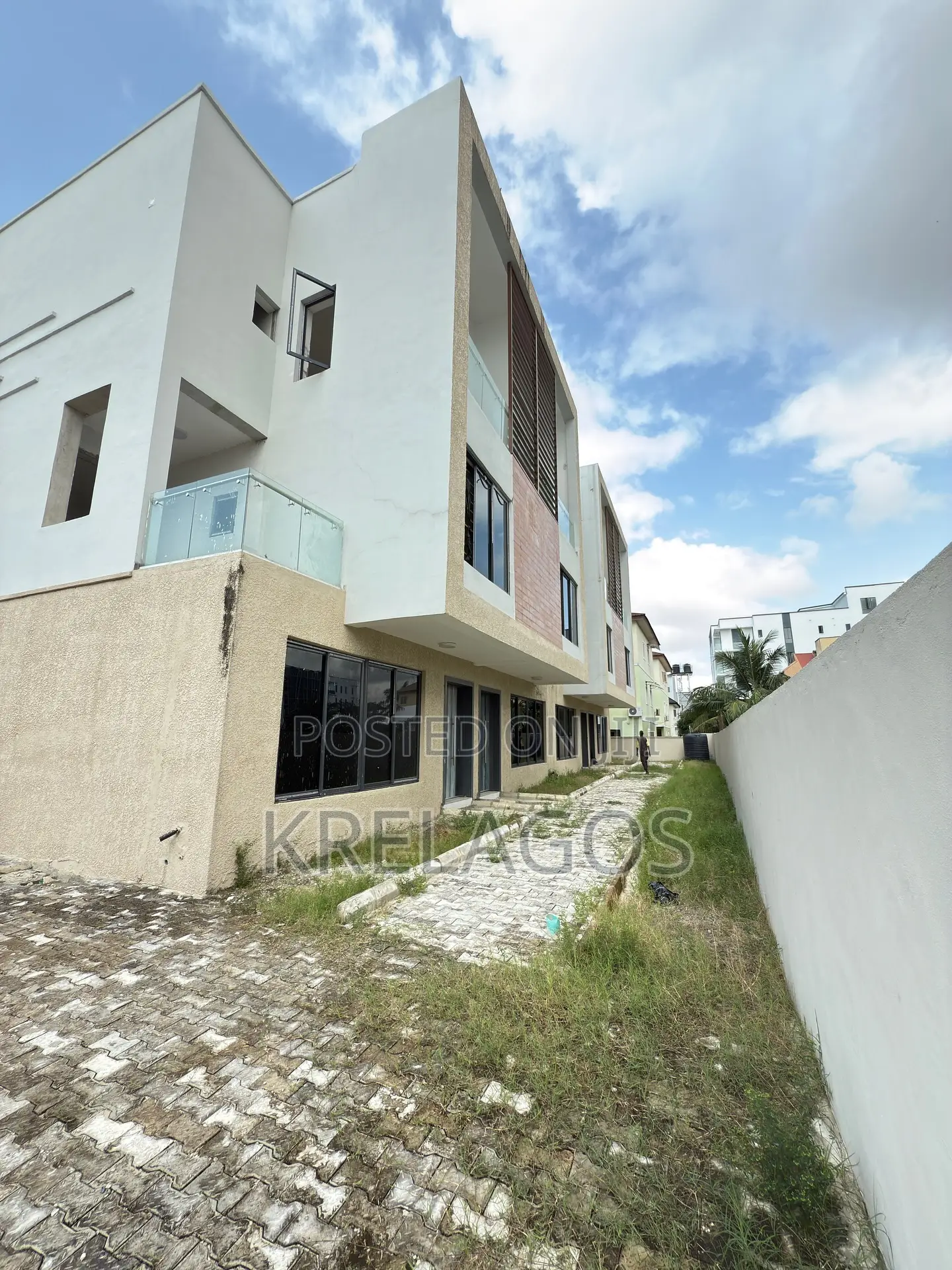 4bdrm Duplex in Ikate for sale