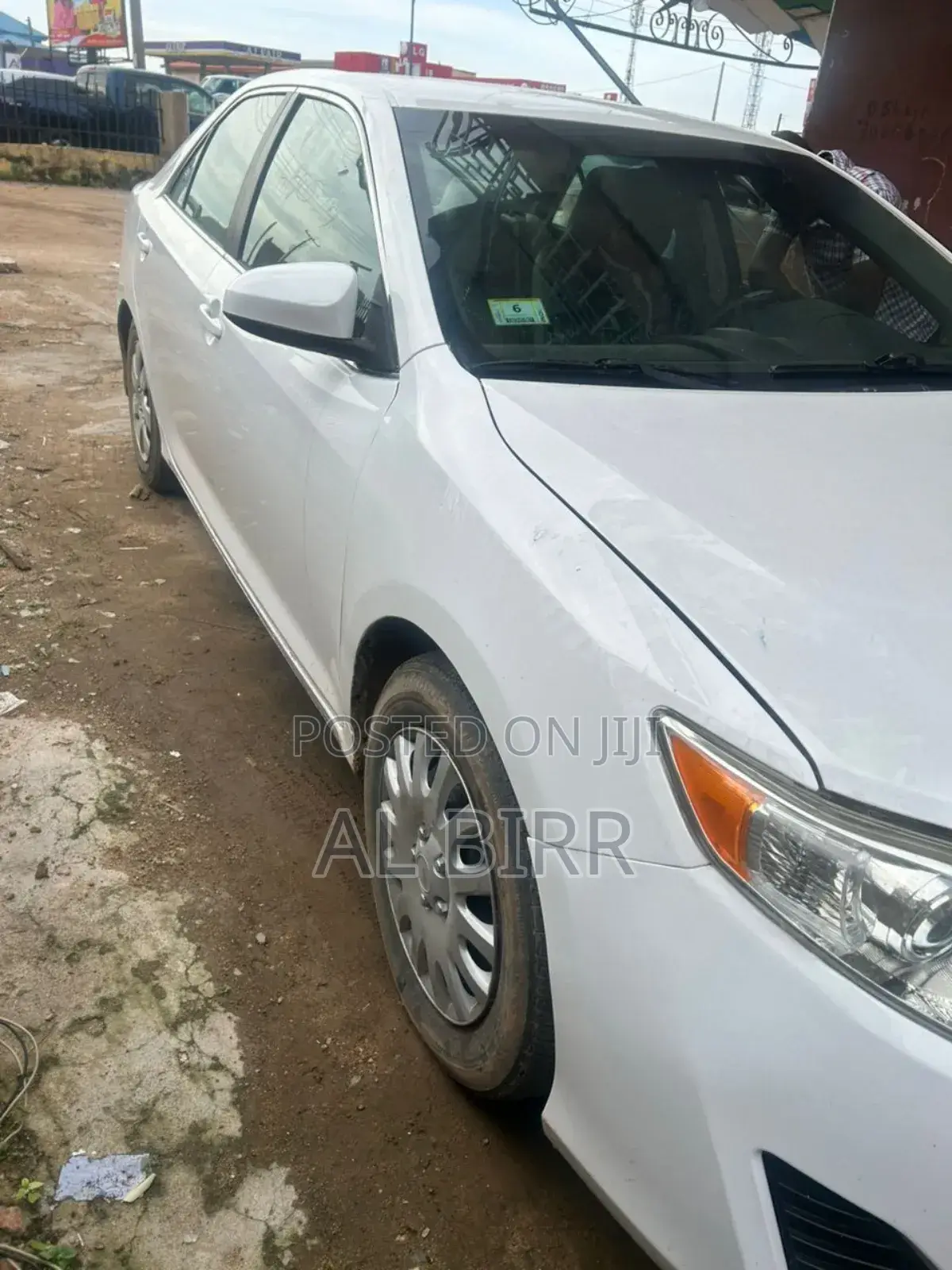 Toyota Camry LE 4dr Sedan (2.5L 4cyl 6A) 2013 White