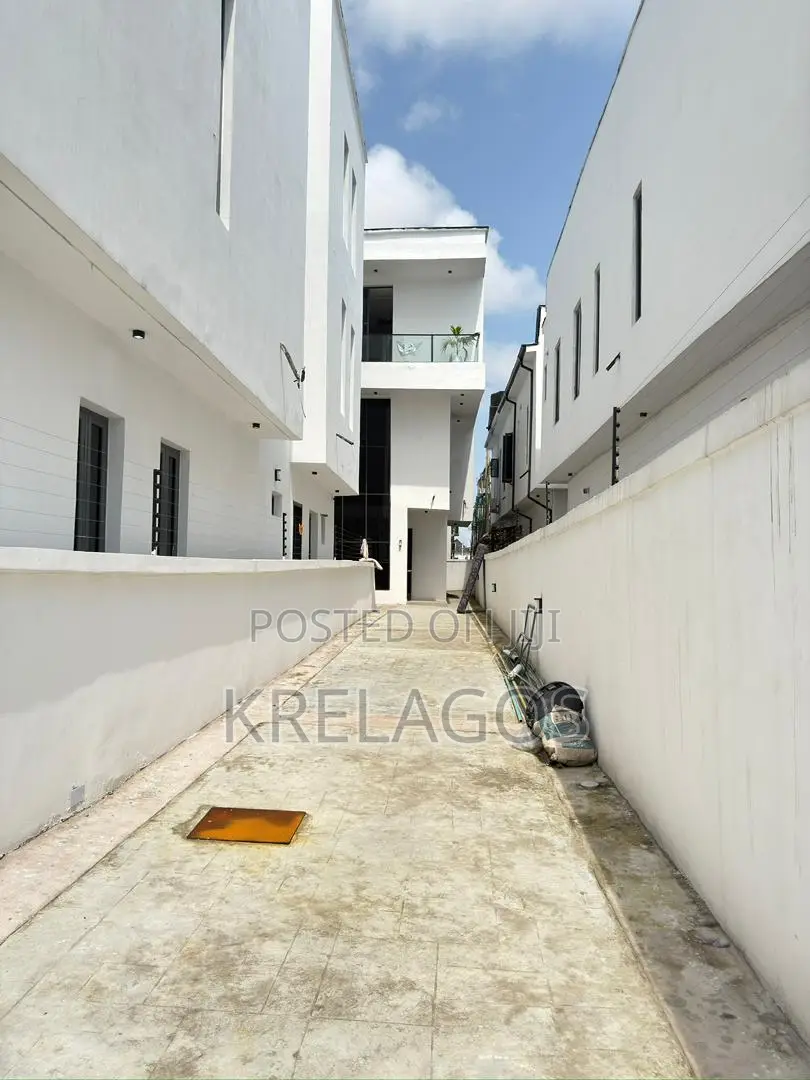 4bdrm Duplex in Ikate for sale