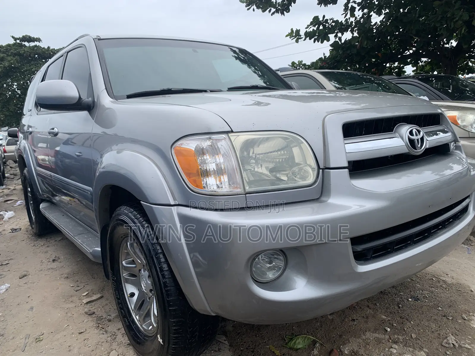 Toyota Sequoia Limited 4dr SUV 4WD (4.7L 8cyl 5A) 2007 Silver