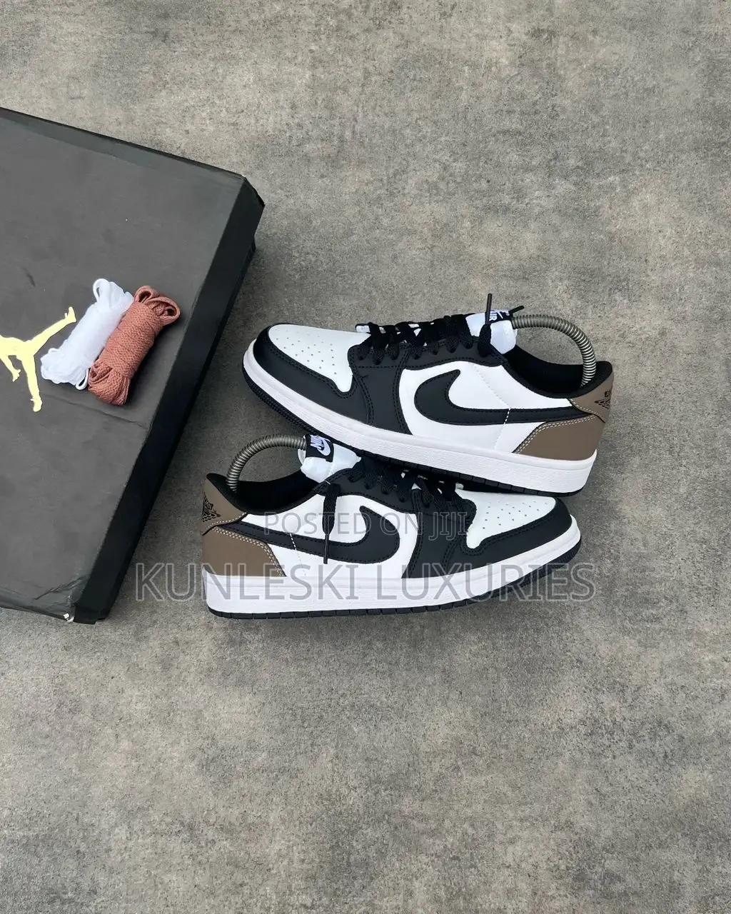 Original Air Jordan 1 Retro Mocha White Brown Sneakers