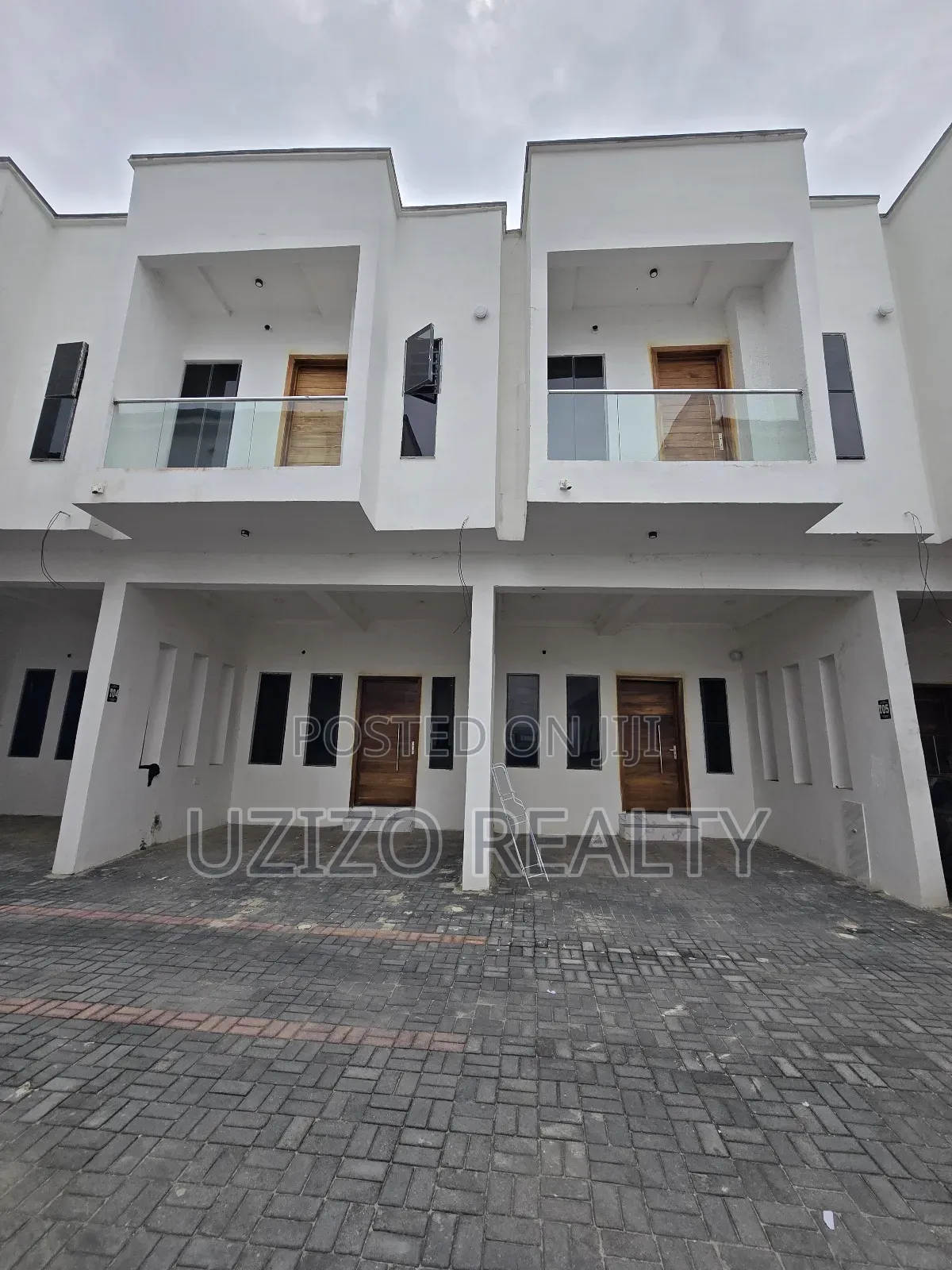 2bdrm Duplex in General Paint for sale