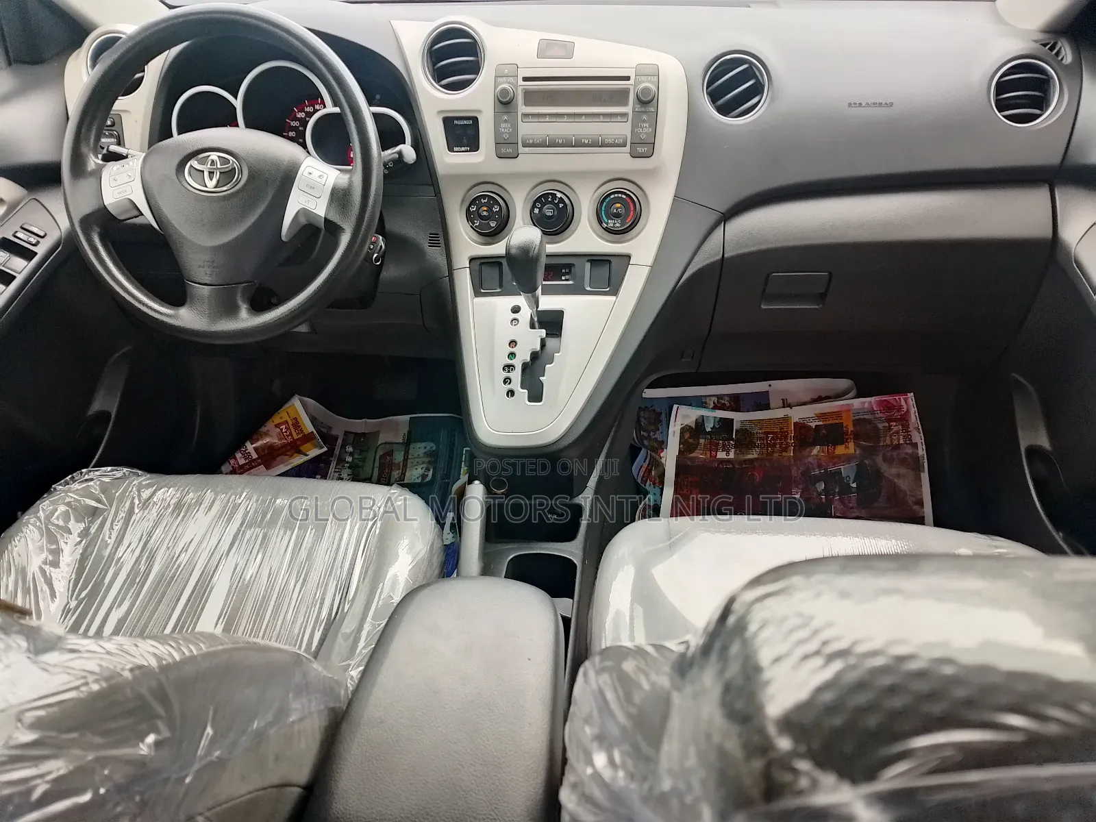 Toyota Matrix Hatchback FWD (1.8L 4cyl 5M) 2010 Black